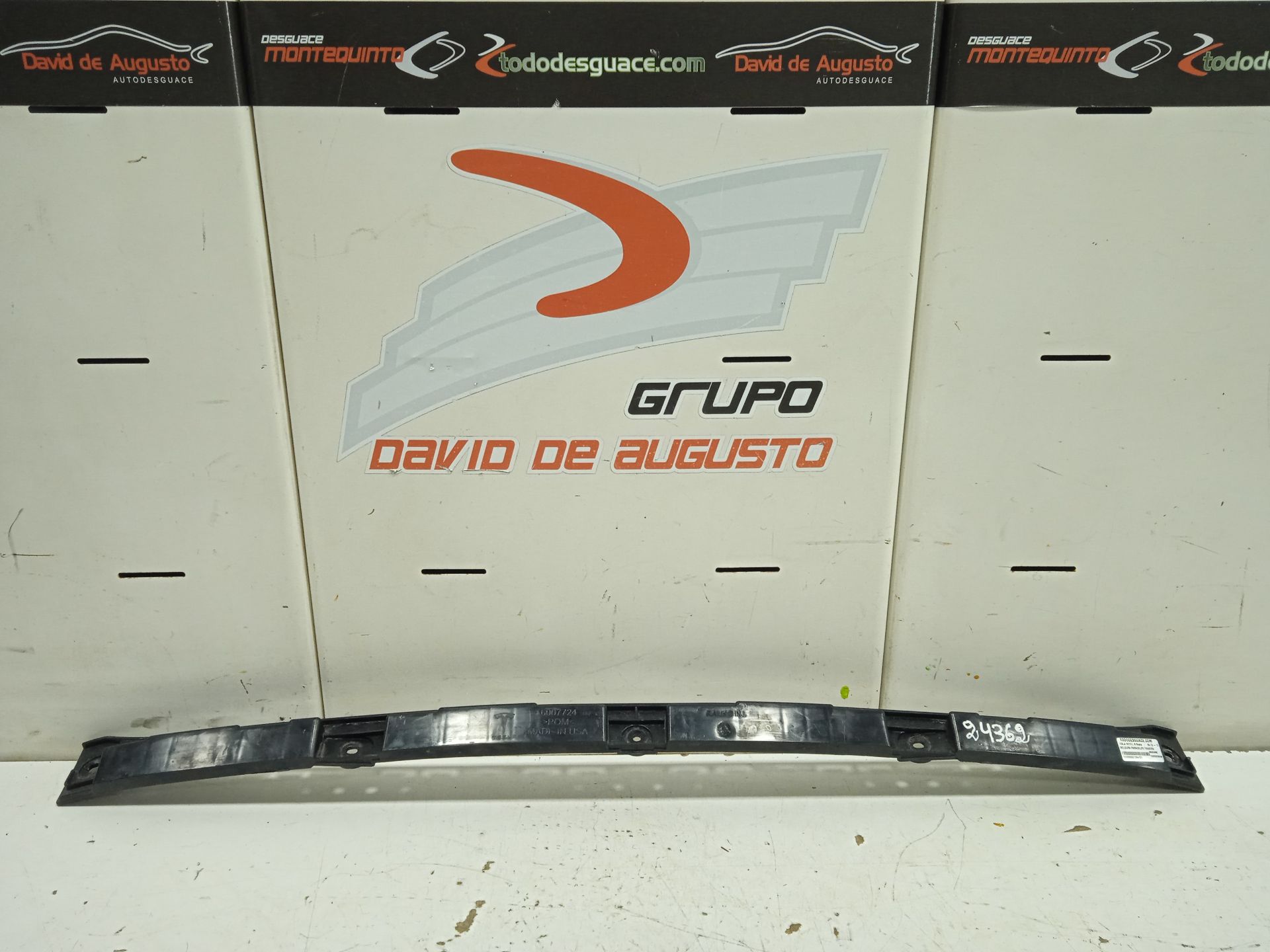 Moldura paragolpe trasera tesla model s basis
