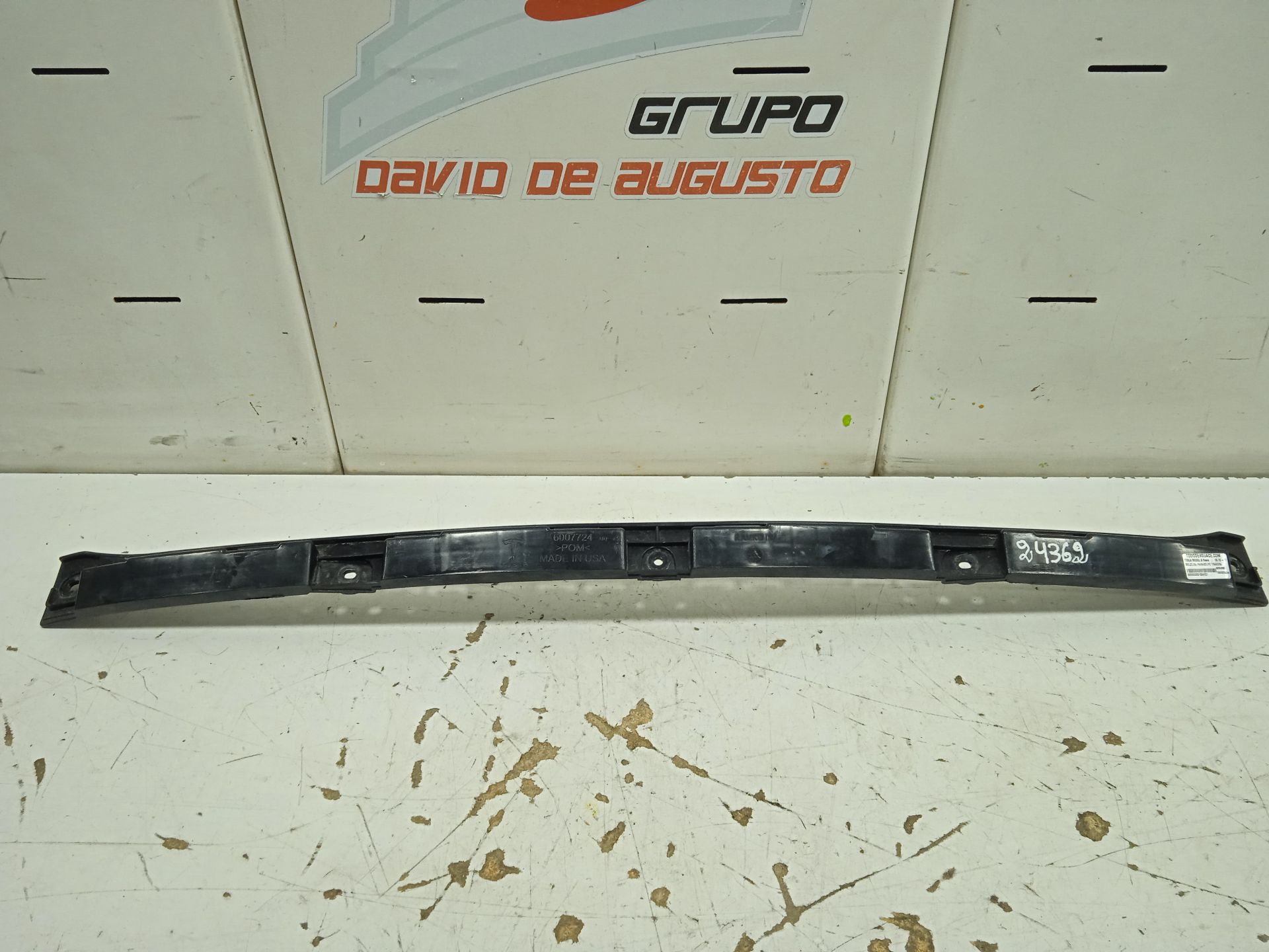 Moldura paragolpe trasera tesla model s basis