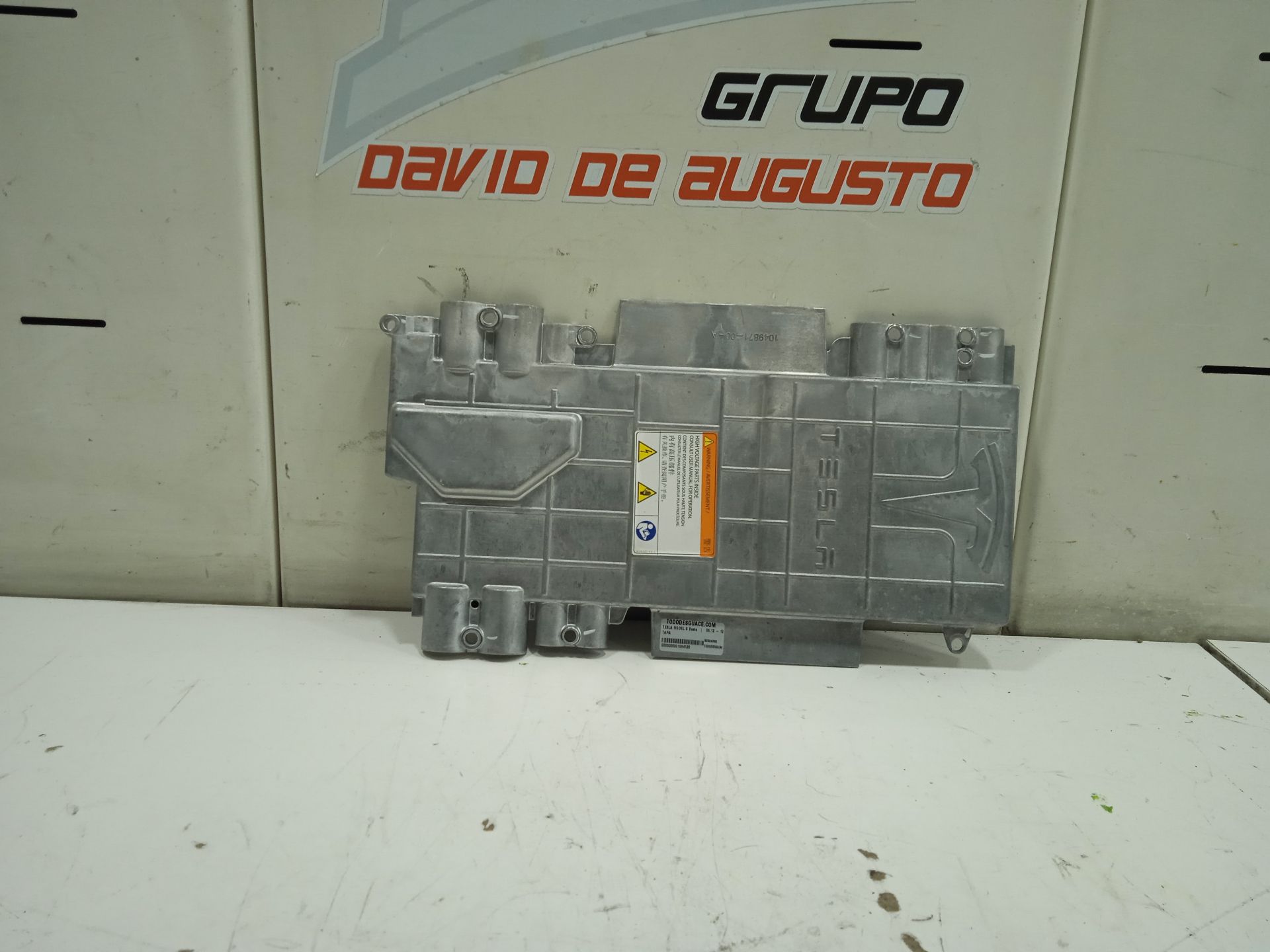 No identificado tesla model s basis