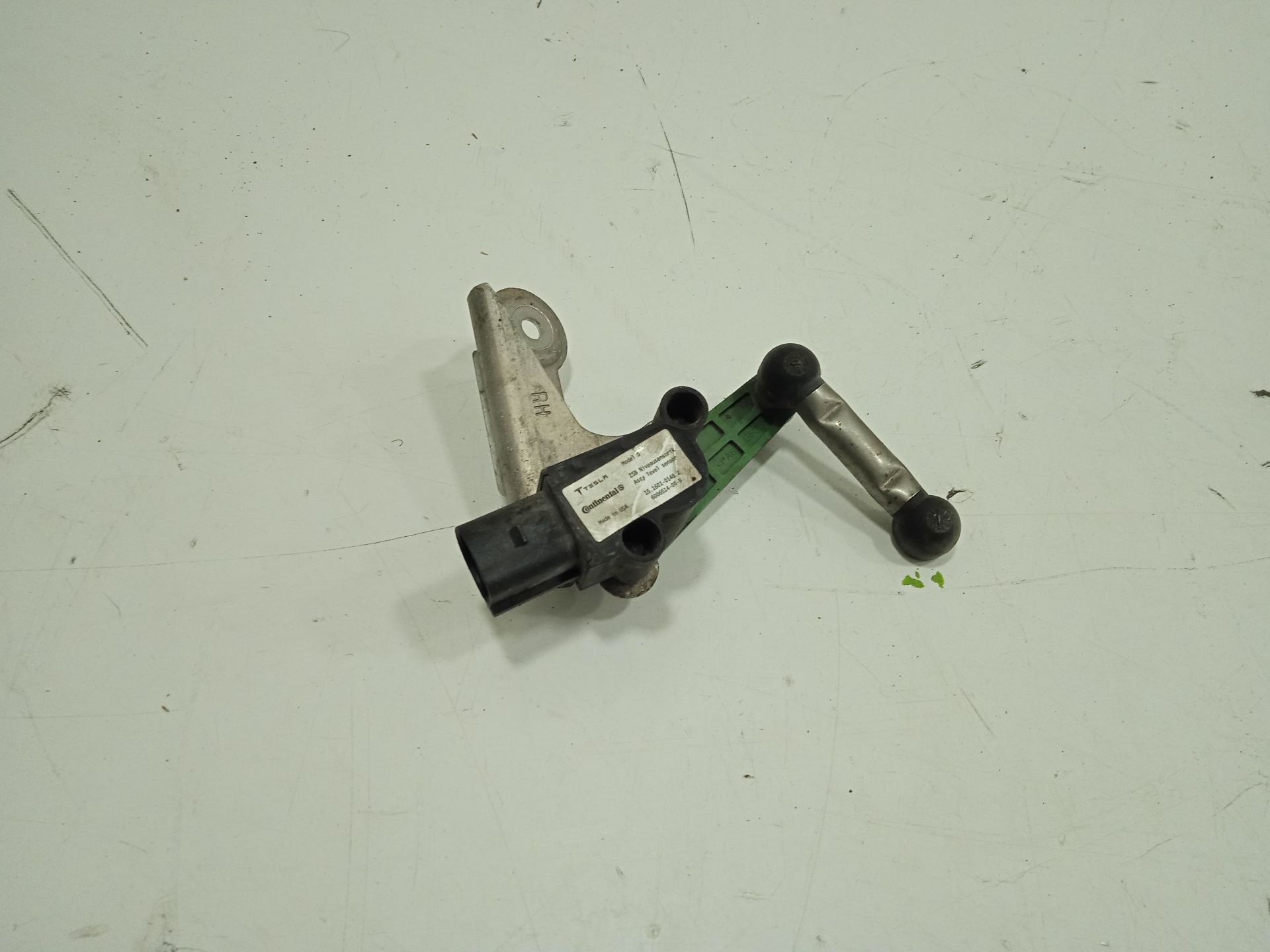 Sensor tesla model s basis