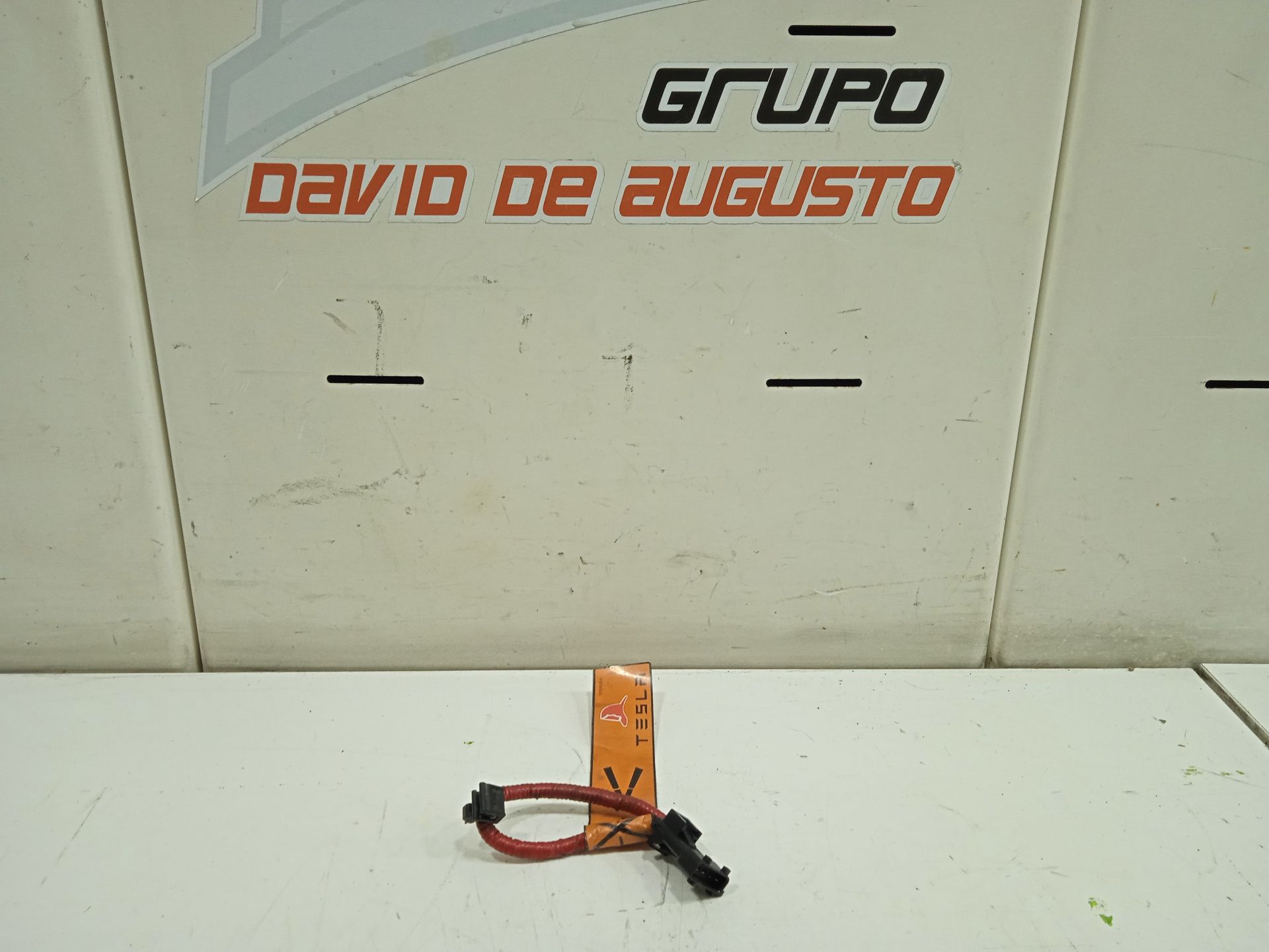 No identificado tesla model s basis