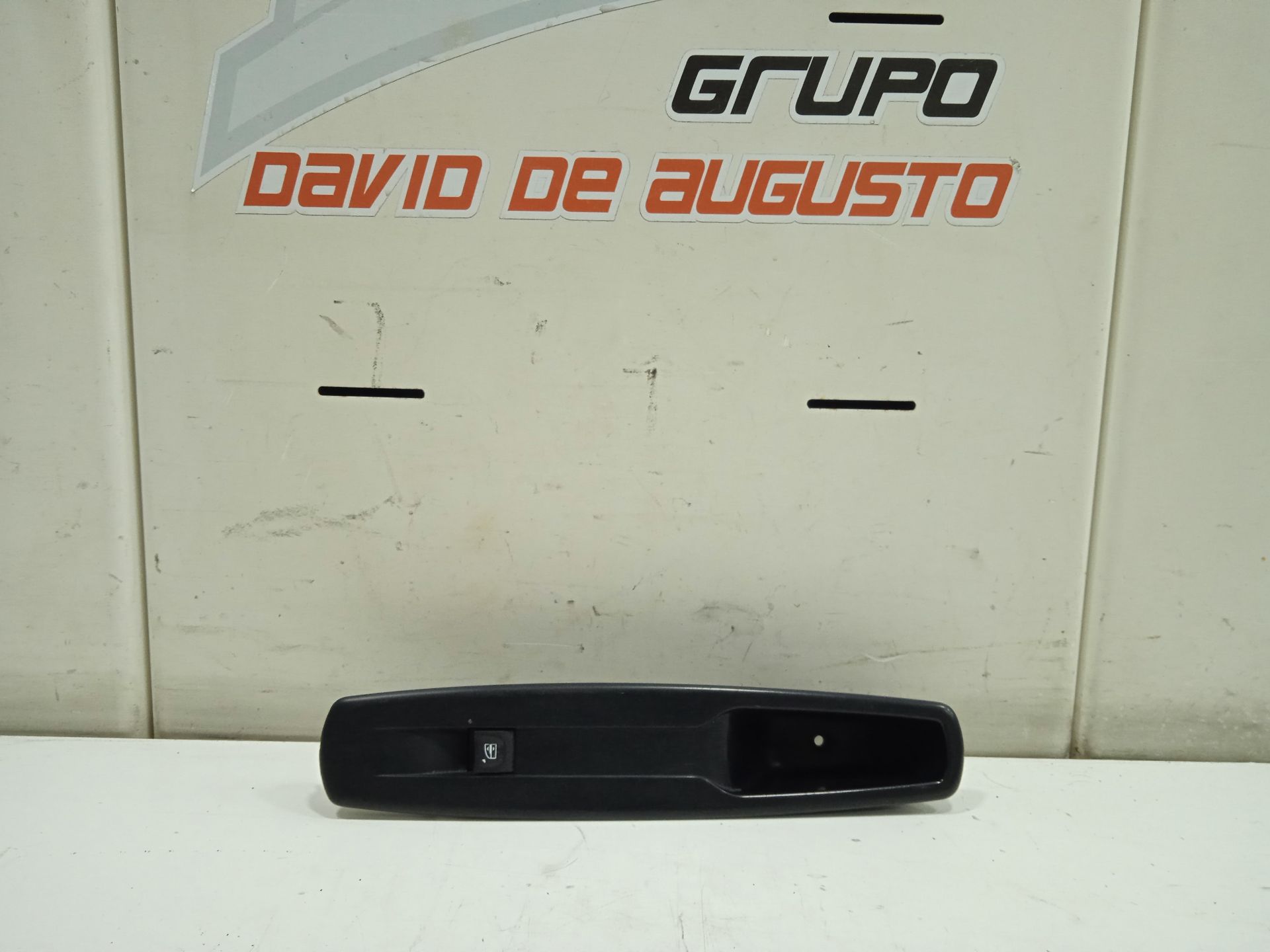 Mando elevalunas delantero derecho renault  no identificado
