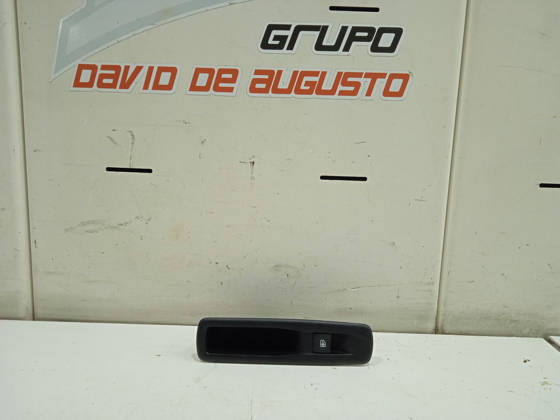 Mando elevalunas trasero izquierdo renault  no identificado