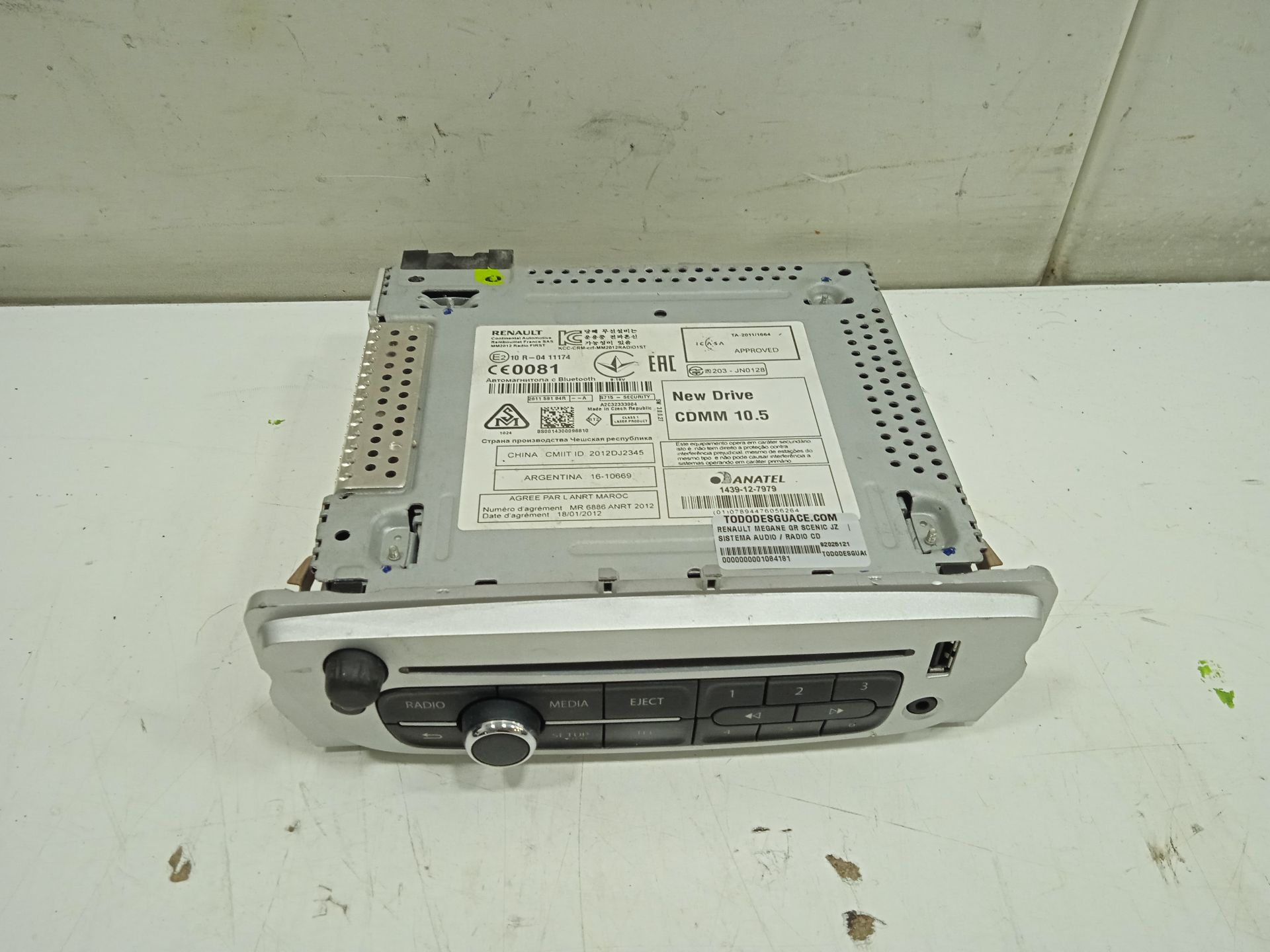Sistema audio / radio cd renault  no identificado