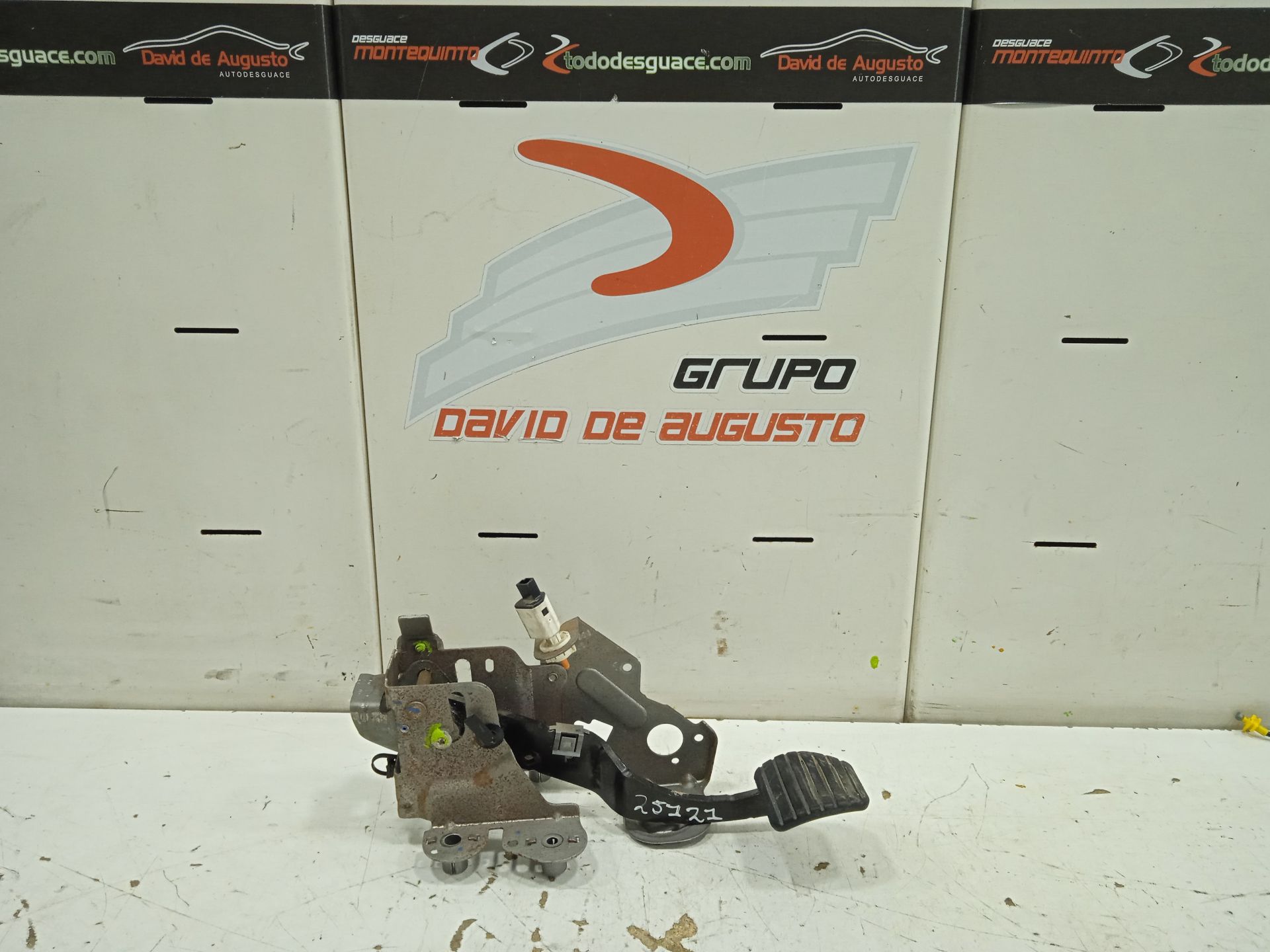 Pedal freno renault  no identificado