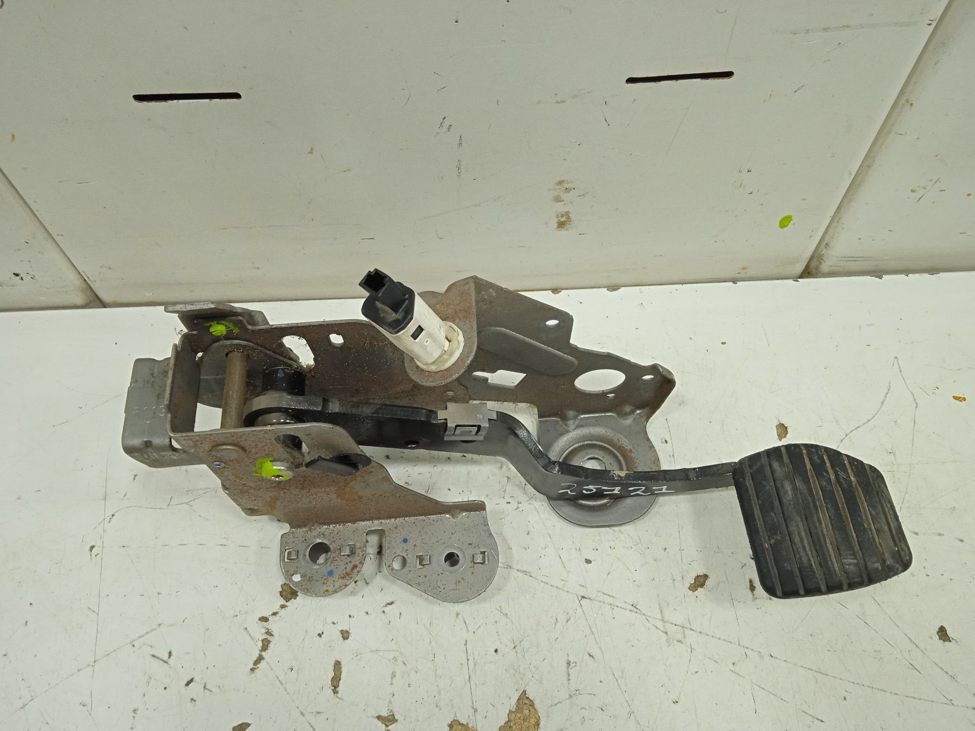Pedal freno renault  no identificado