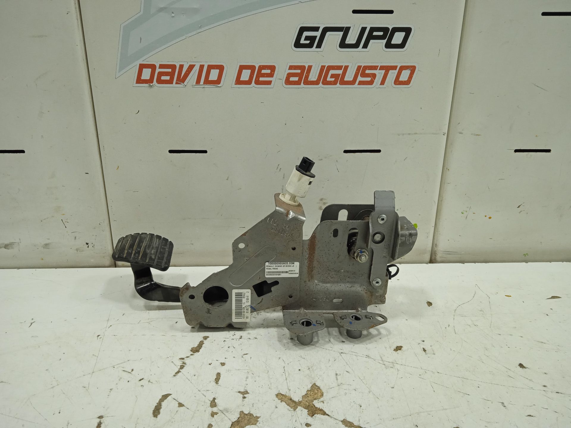 Pedal freno renault  no identificado