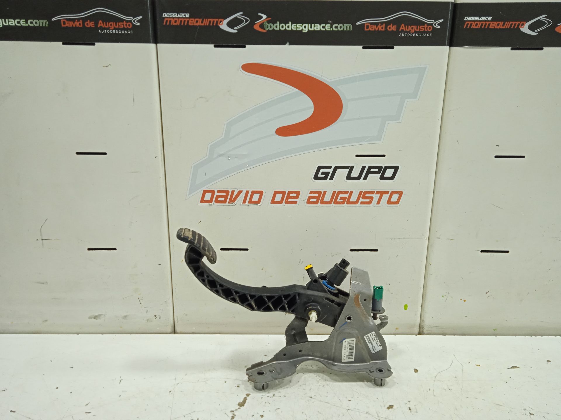 Pedal embrague renault  no identificado