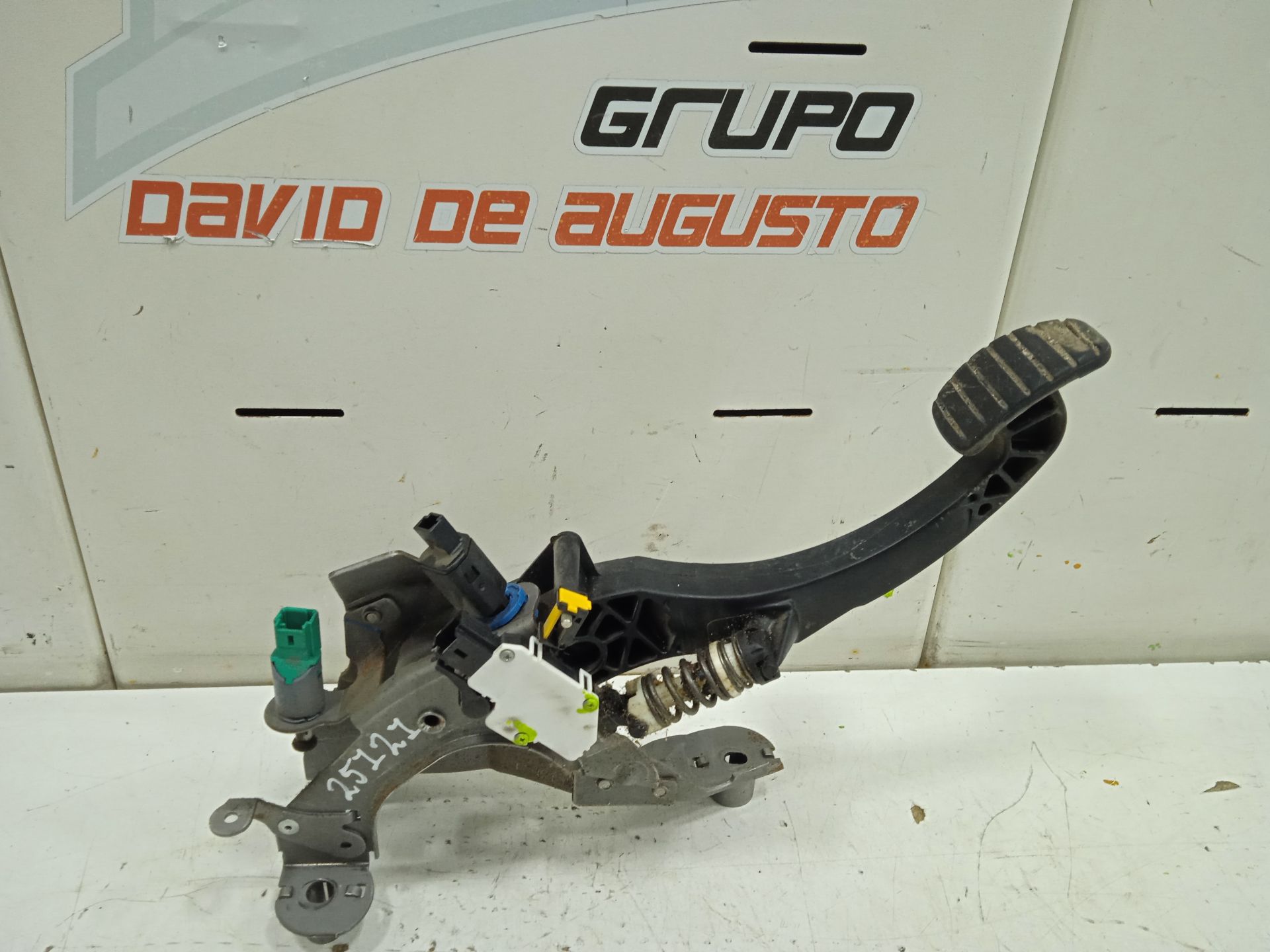 Pedal embrague renault  no identificado