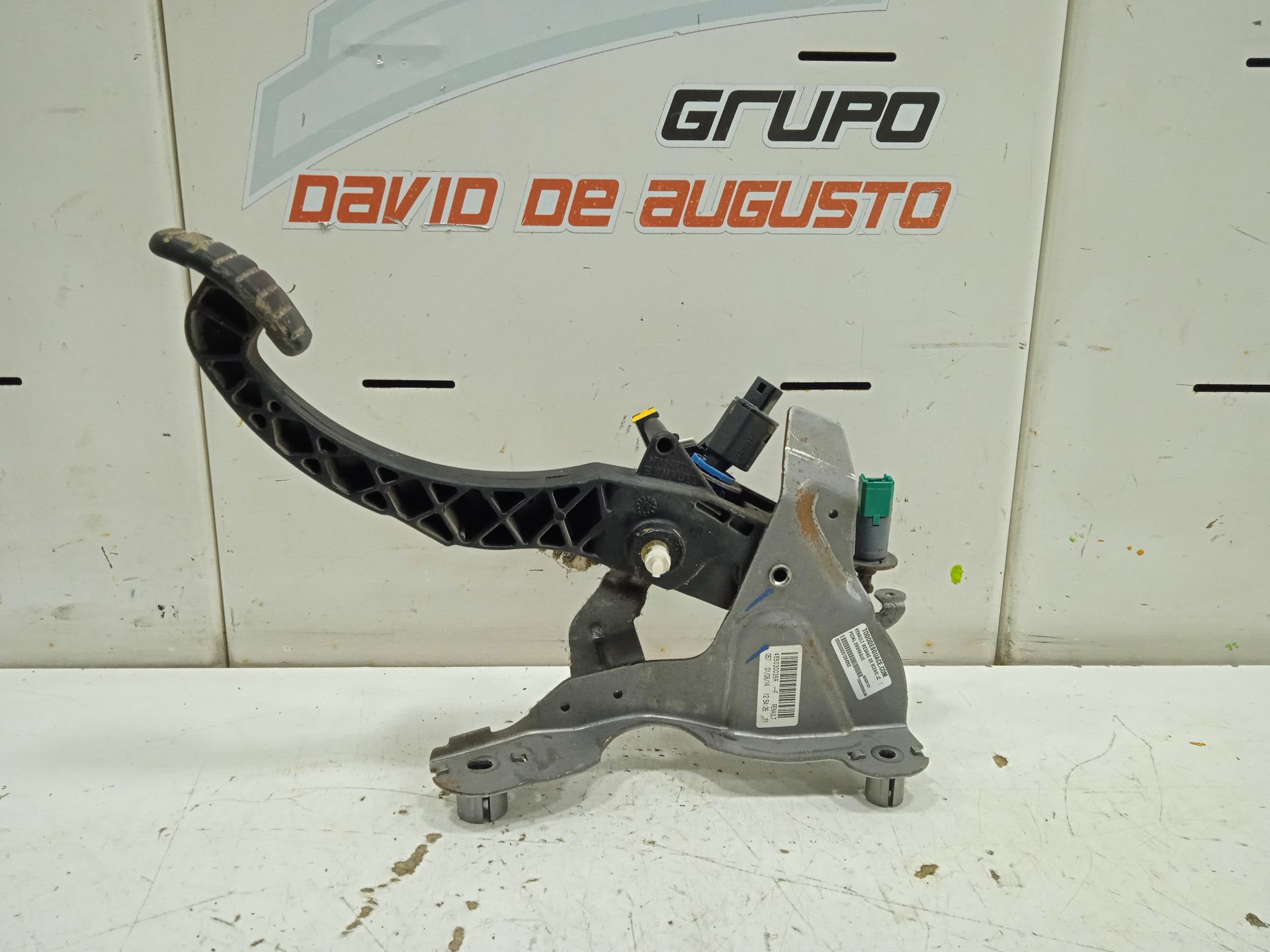 Pedal embrague renault  no identificado