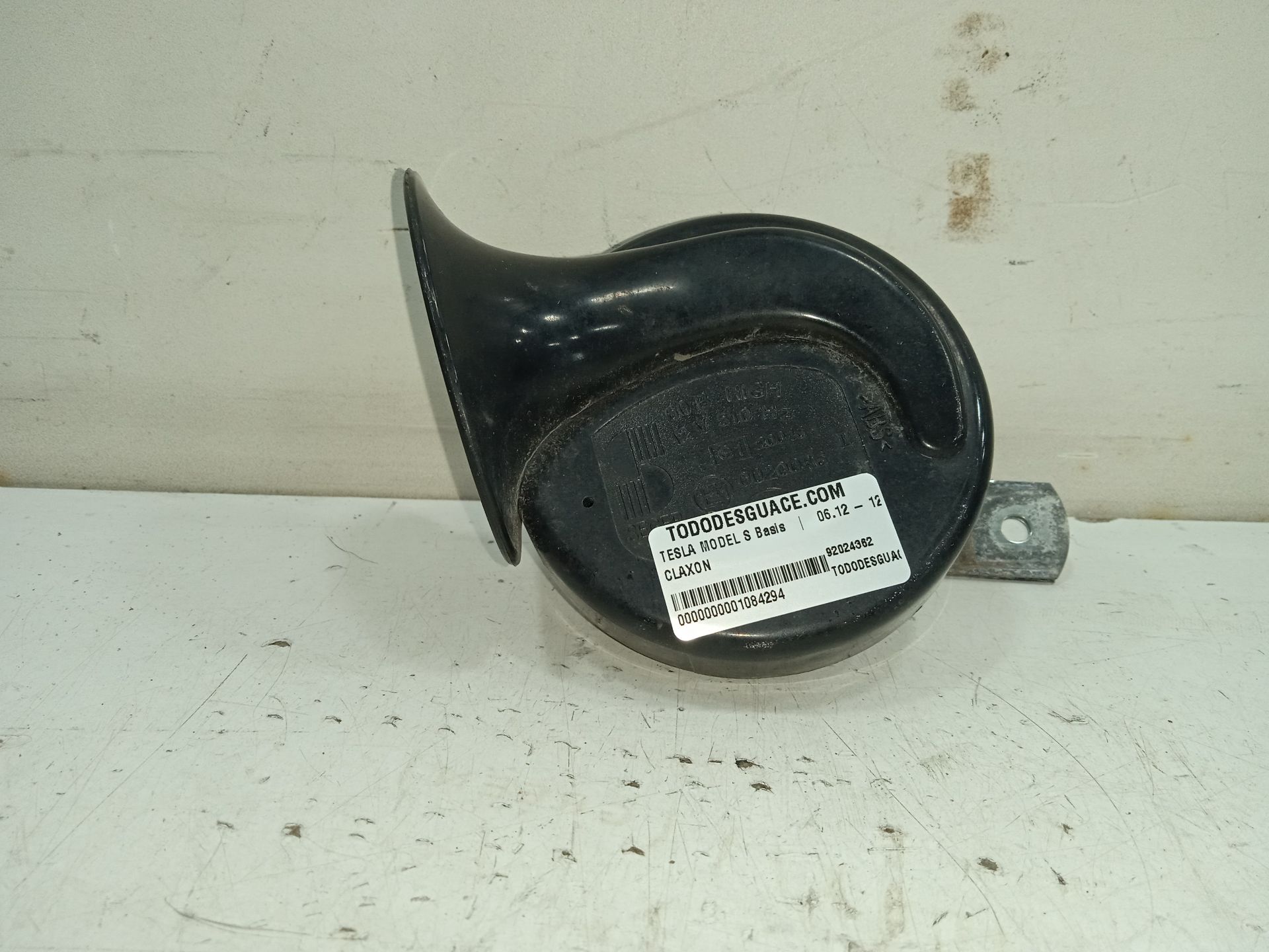 Claxon tesla model s basis