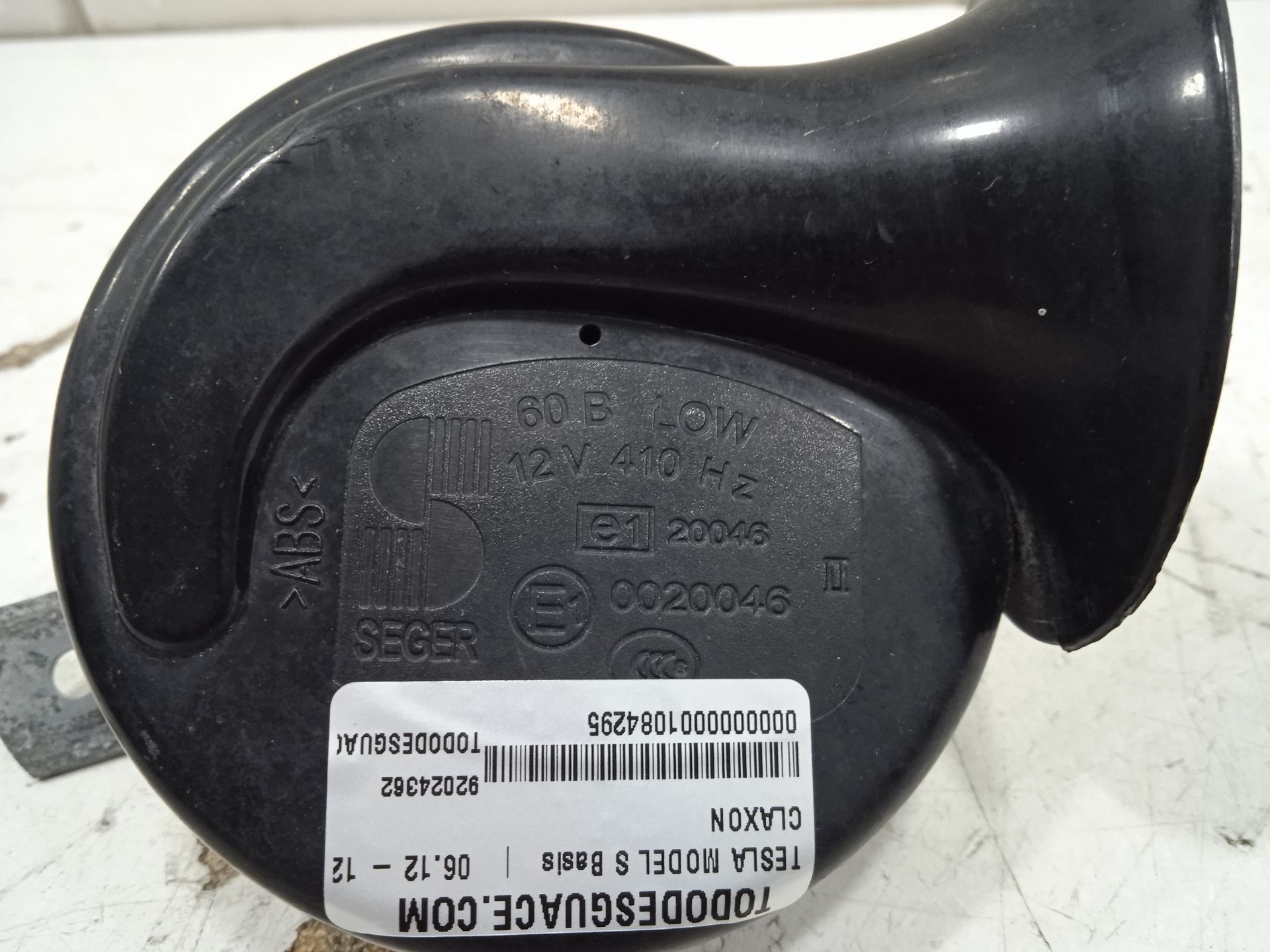 Claxon tesla model s basis