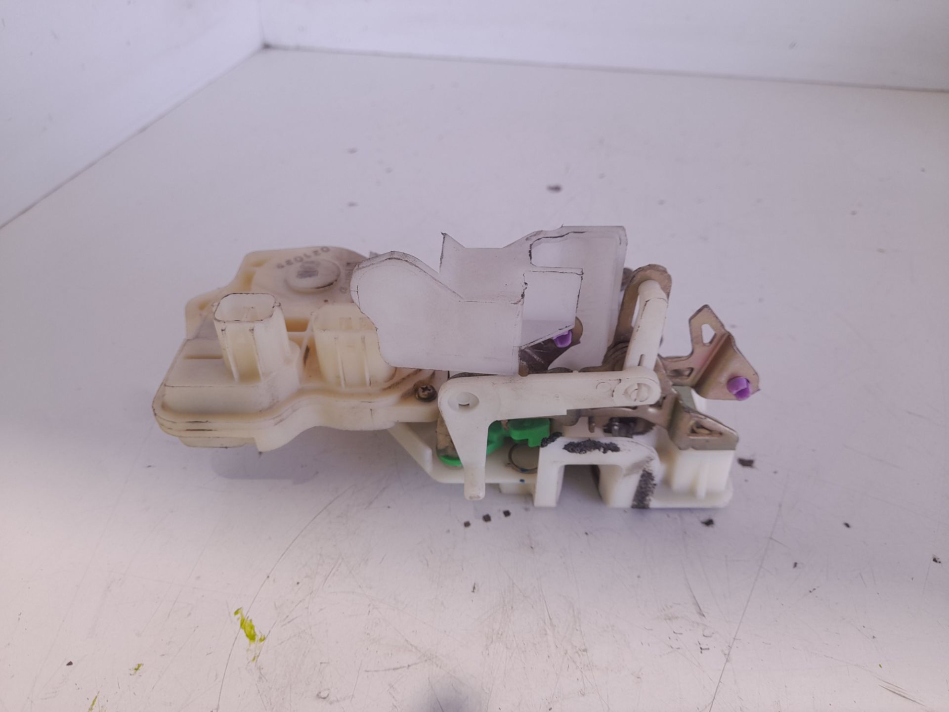 Cerradura puerta trasera derecha honda civic 5 puertas (eu78) 