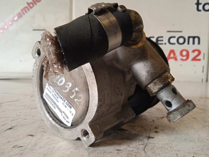 Bomba direccion iveco  no identificado
