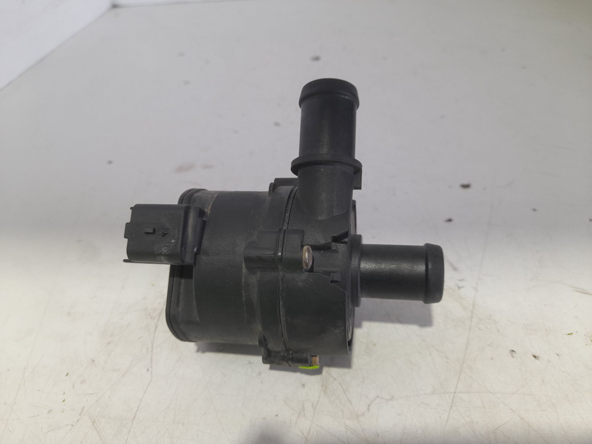 Bomba agua renault  no identificado