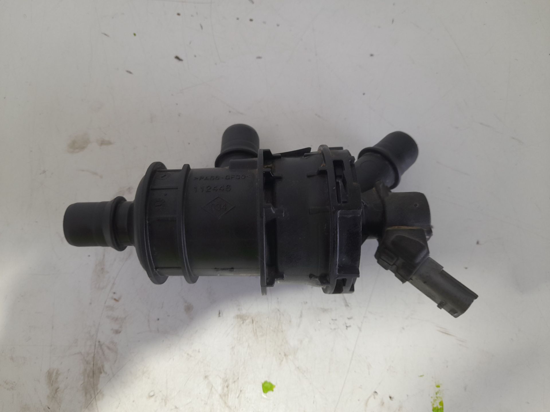 Bomba agua renault  no identificado