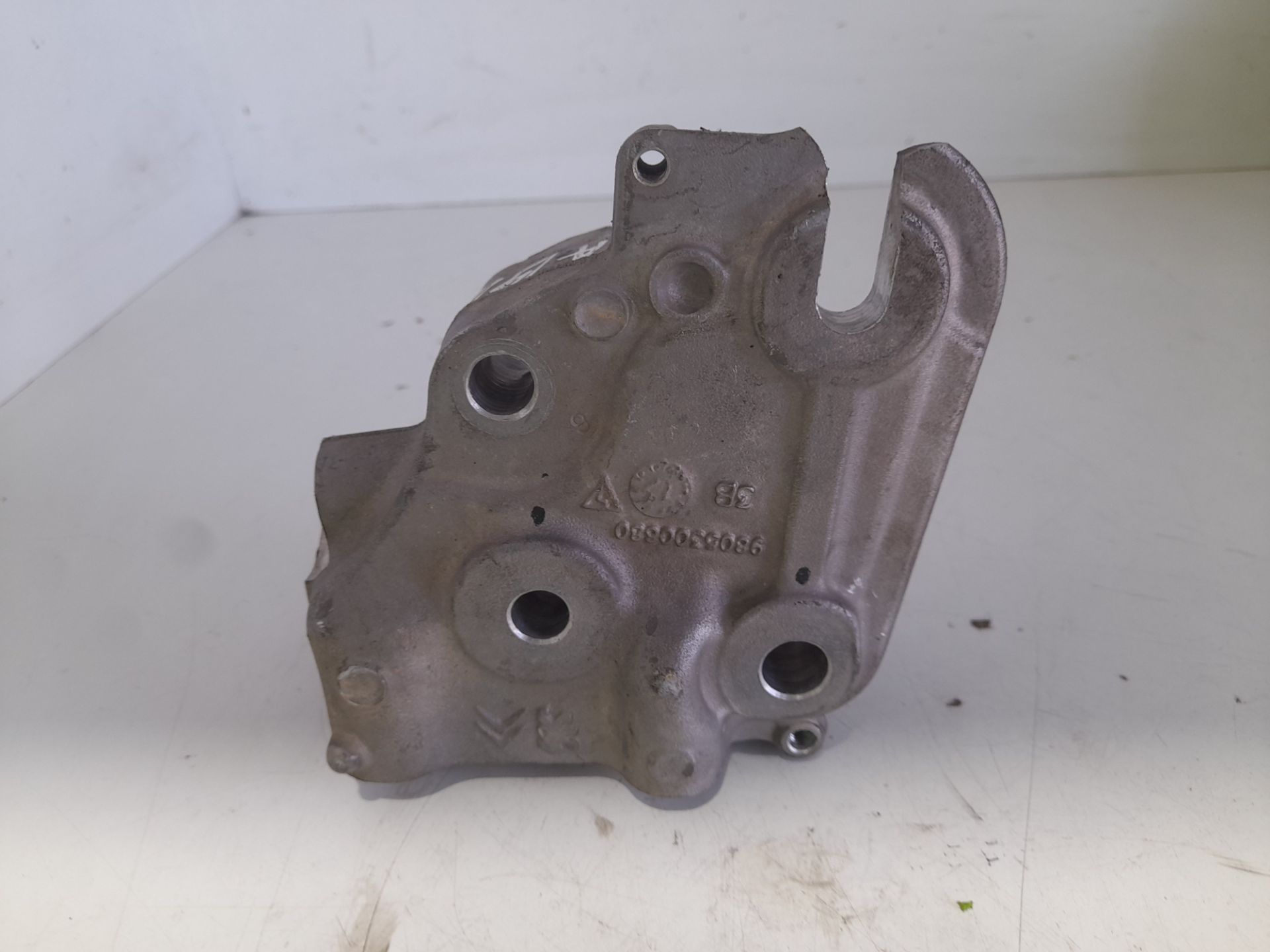 Soporte motor derecho hdi (330)