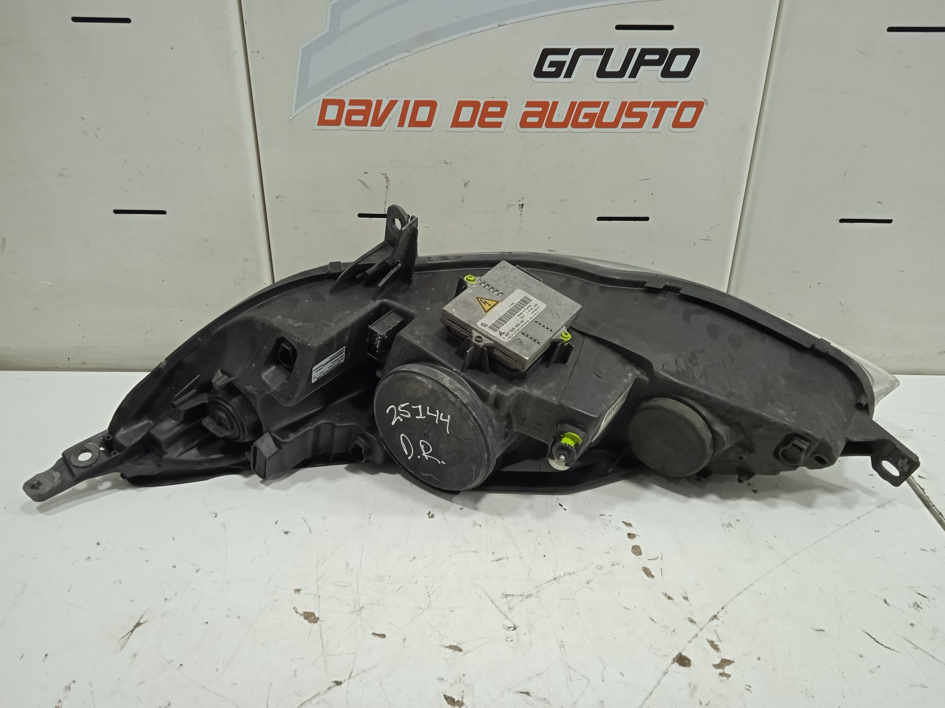 Faro derecho peugeot 407 sport