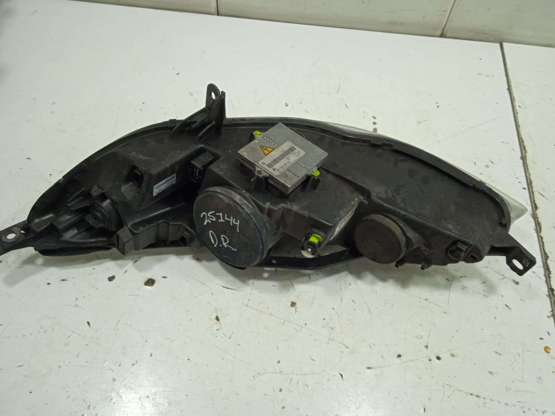 Faro derecho peugeot 407 sport