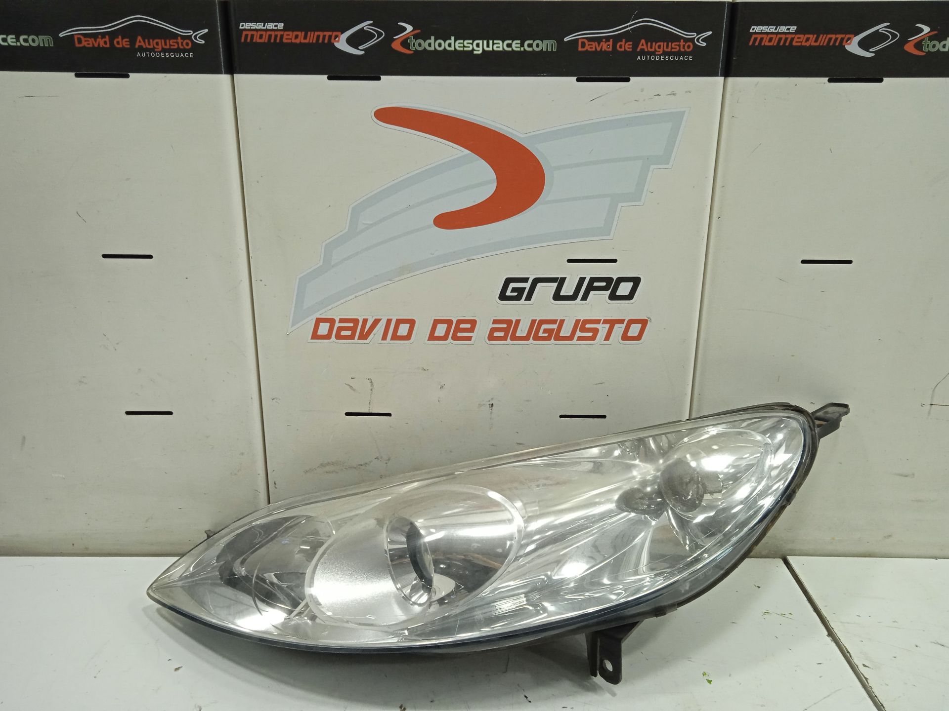 Faro izquierdo peugeot 407 sport