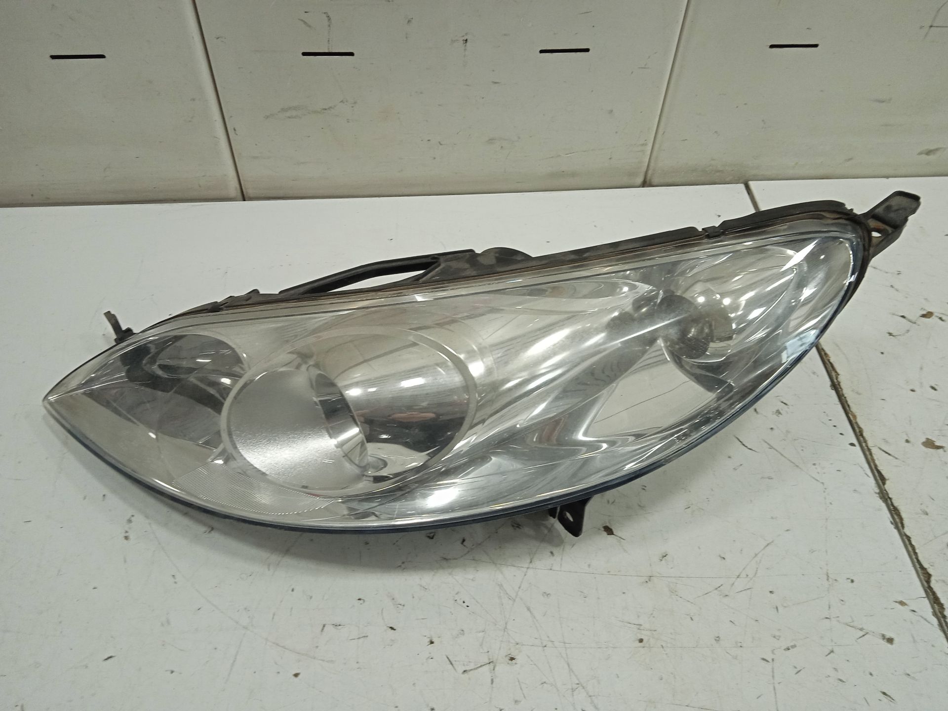 Faro izquierdo peugeot 407 sport