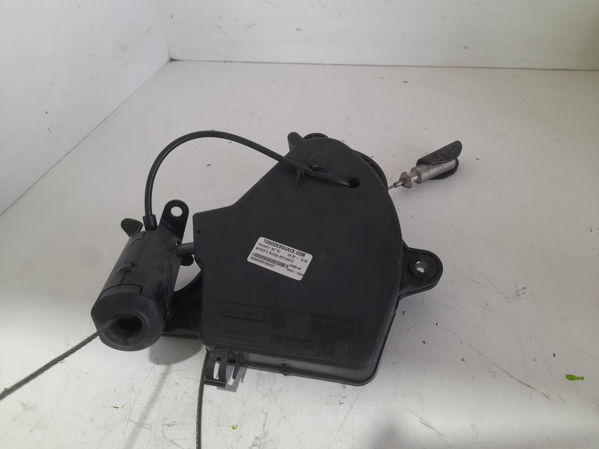 Soporte rueda repuesto peugeot 807 sv