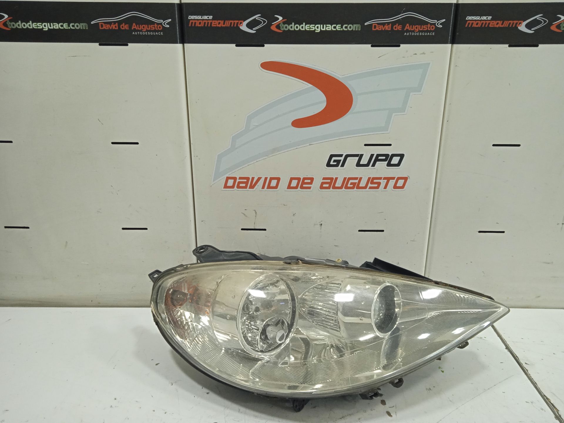 Faro derecho peugeot 807 sv