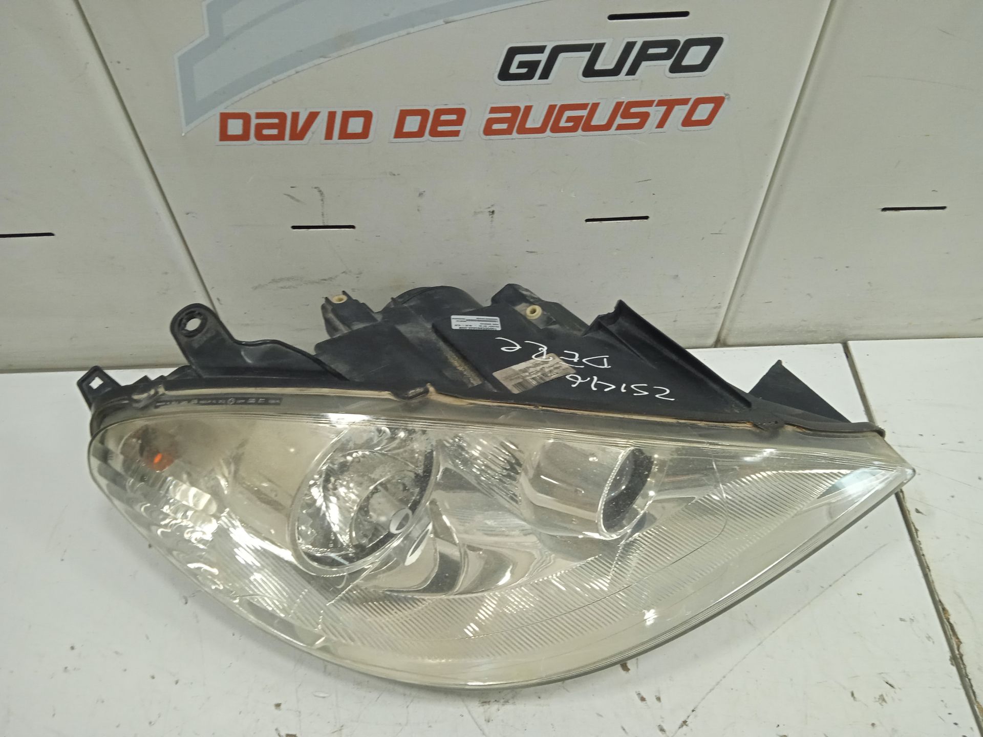 Faro derecho peugeot 807 sv