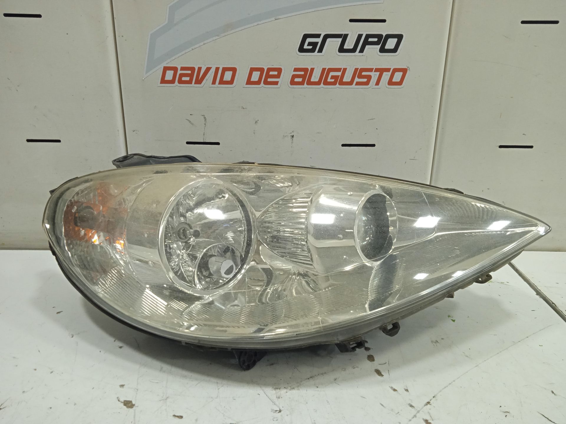 Faro derecho peugeot 807 sv