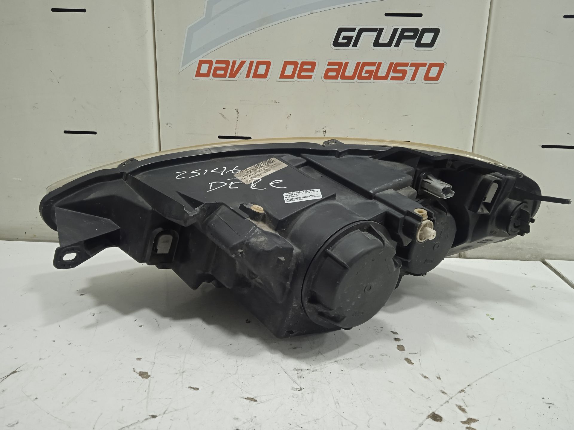 Faro derecho peugeot 807 sv