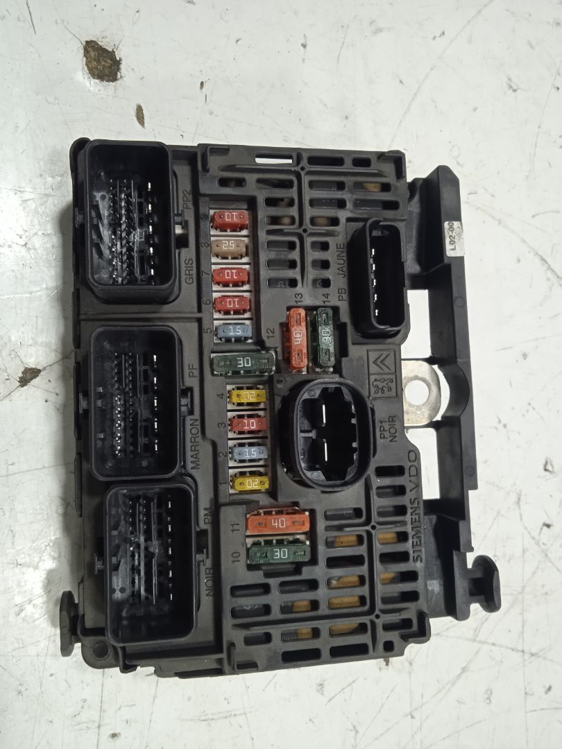 Caja reles / fusibles peugeot 407 sport