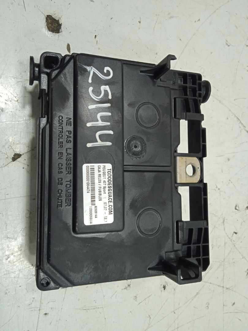 Caja reles / fusibles peugeot 407 sport