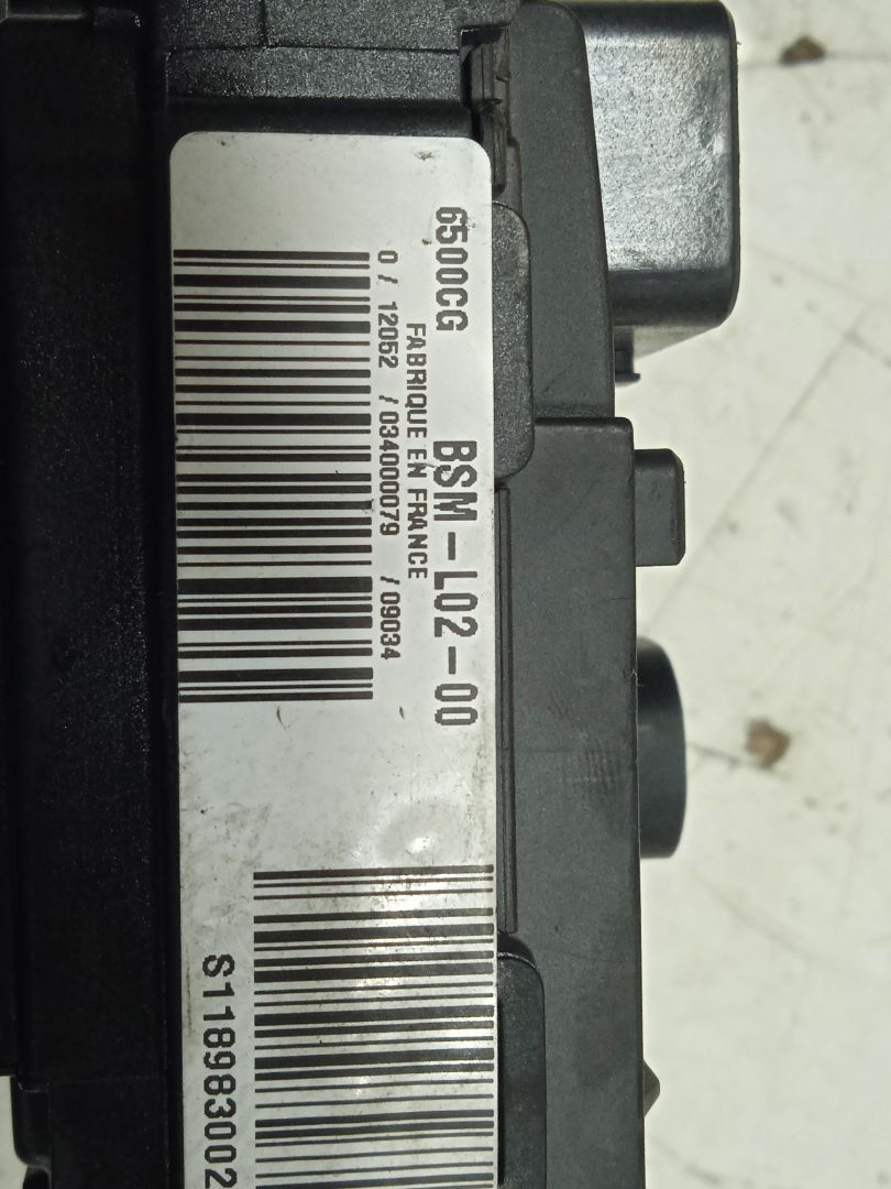 Caja reles / fusibles peugeot 407 sport