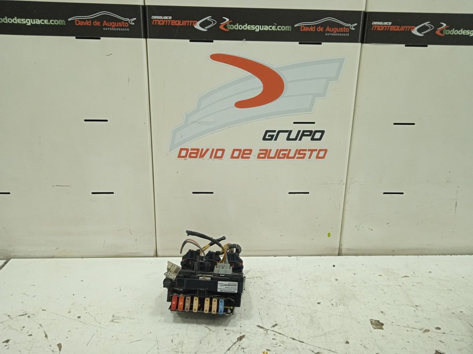 Caja reles / fusibles peugeot 407 confort