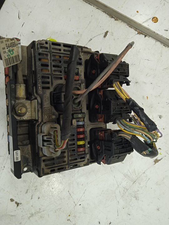 Caja reles / fusibles peugeot 407 confort