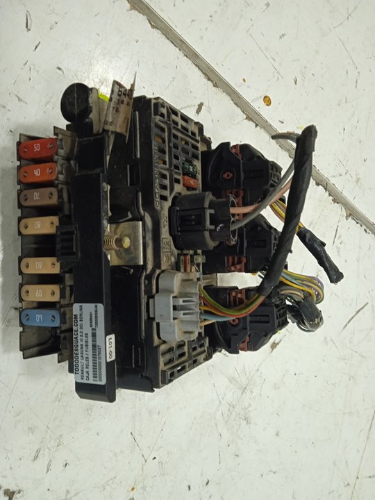 Caja reles / fusibles peugeot 407 confort