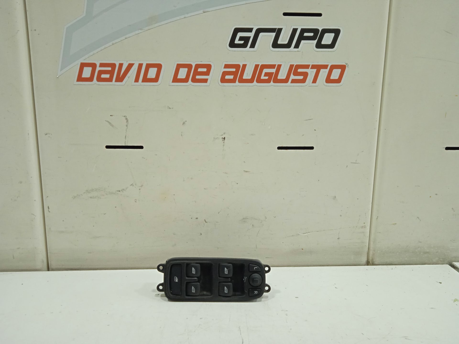 Mando elevalunas delantero izquierdo volvo xc60 momentum awd