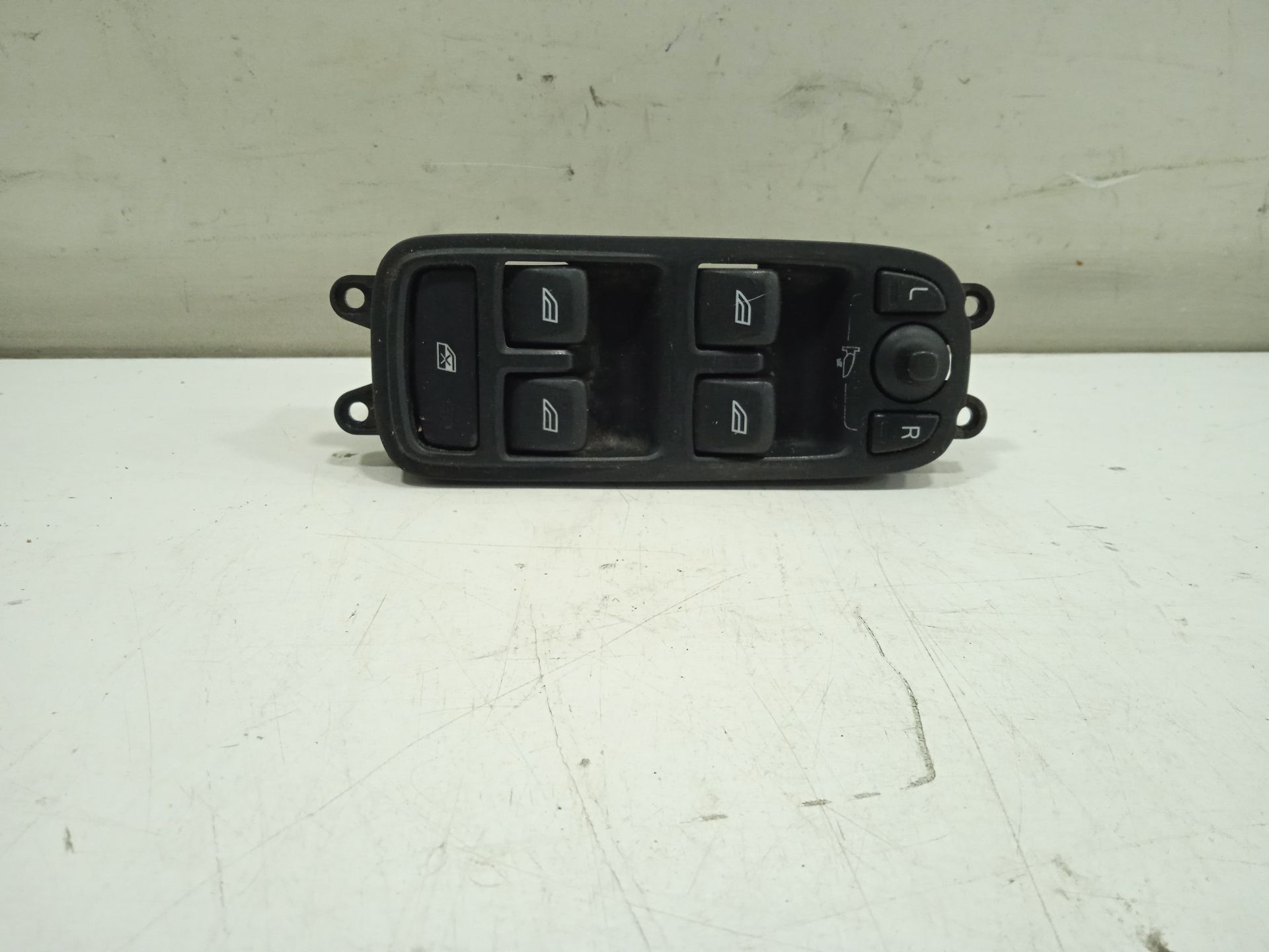 Mando elevalunas delantero izquierdo volvo xc60 momentum awd