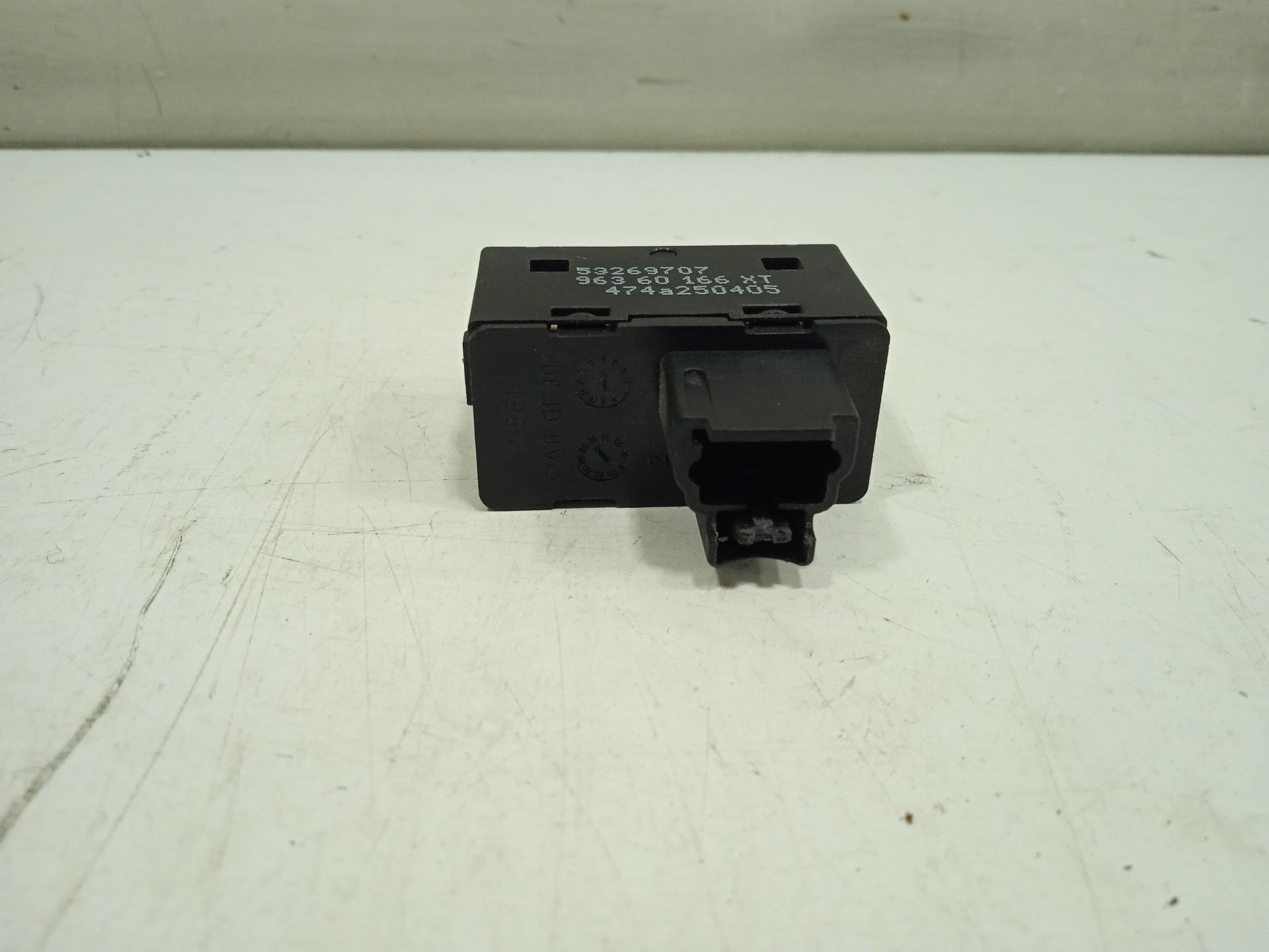 Mando elevalunas delantero derecho peugeot 407 sport