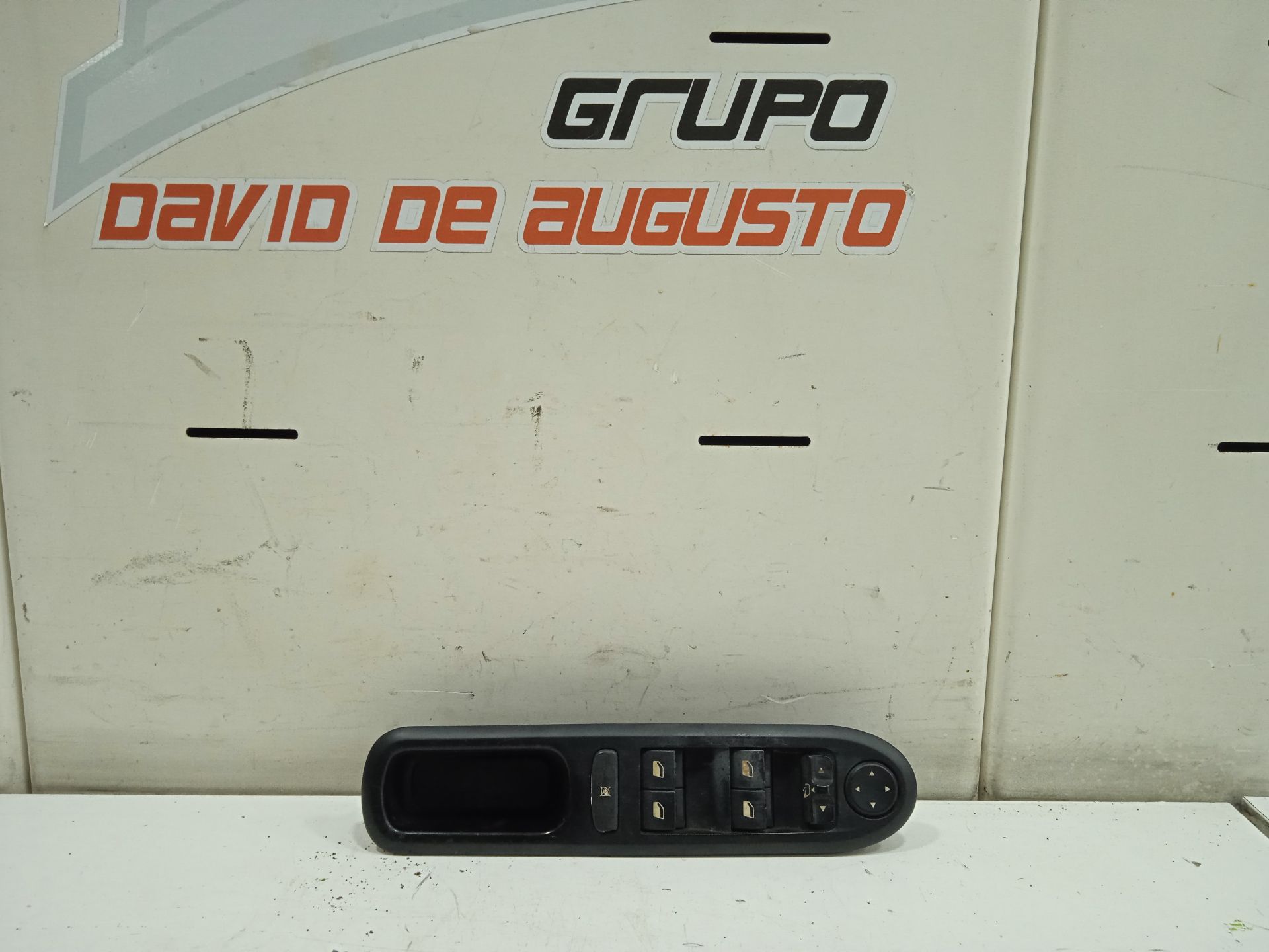 Mando elevalunas delantero izquierdo peugeot 407 sport