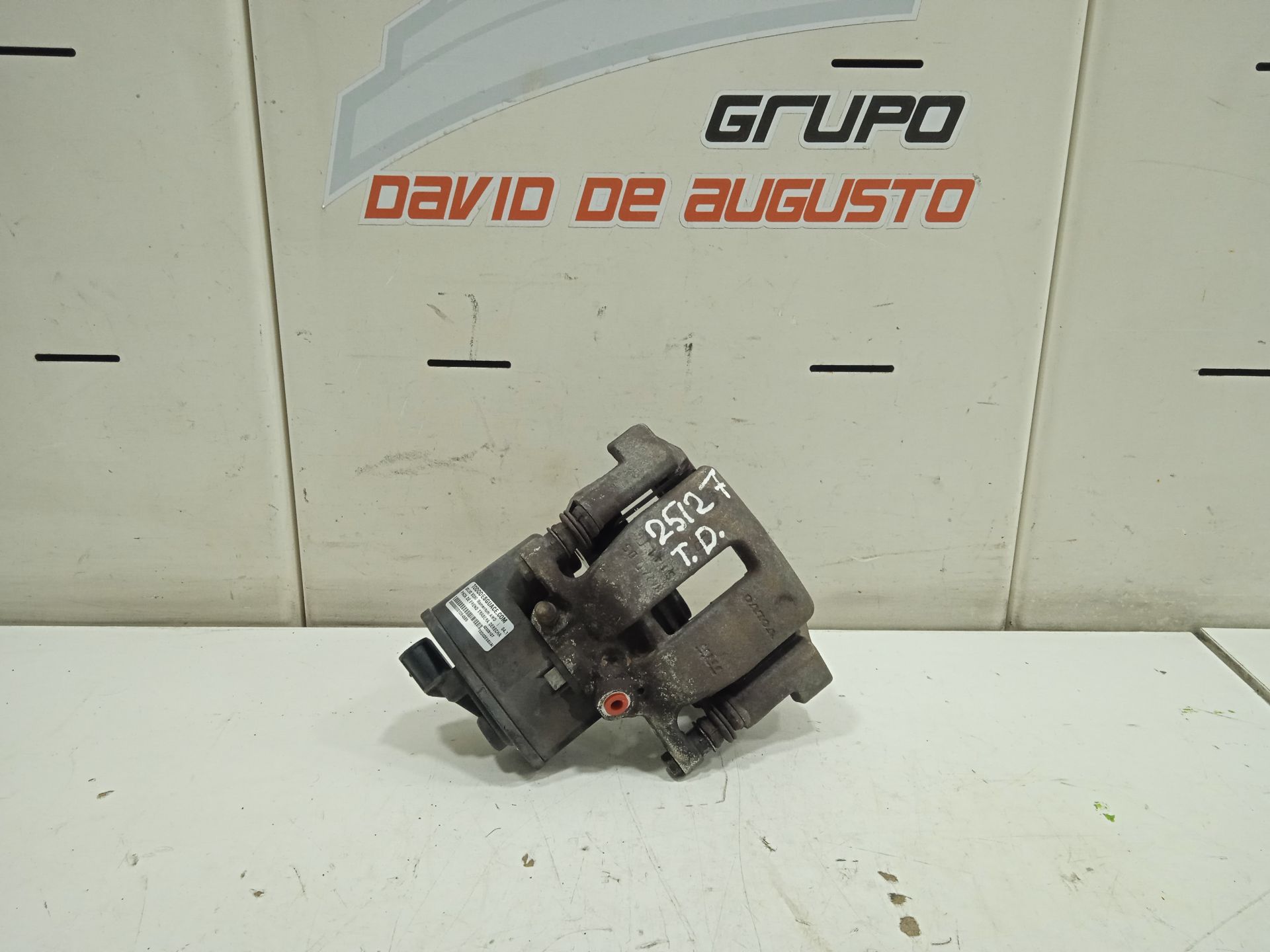 Pinza de freno trasera derecha volvo xc60 momentum awd