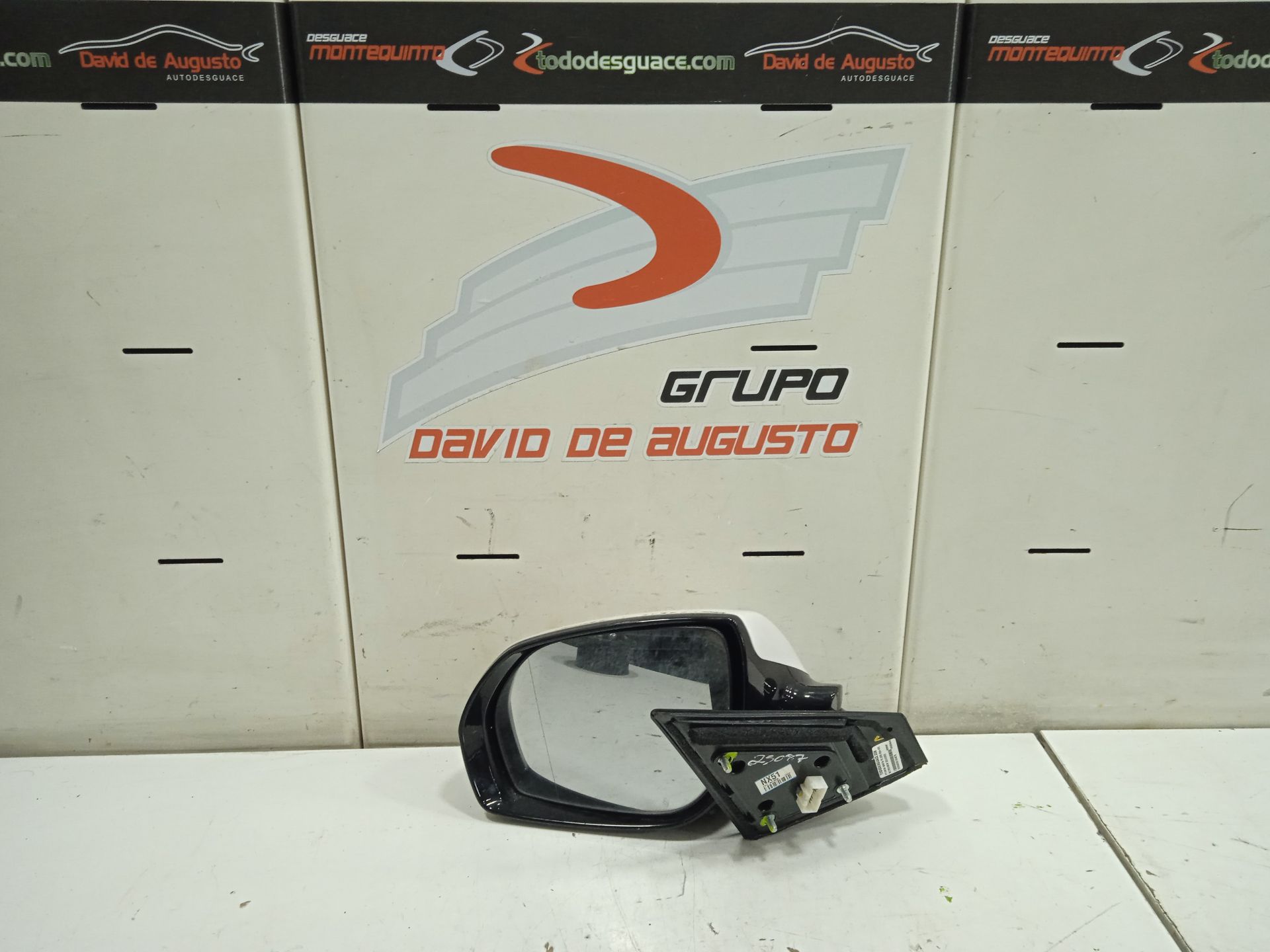 Retrovisor izquierdo   no identificado