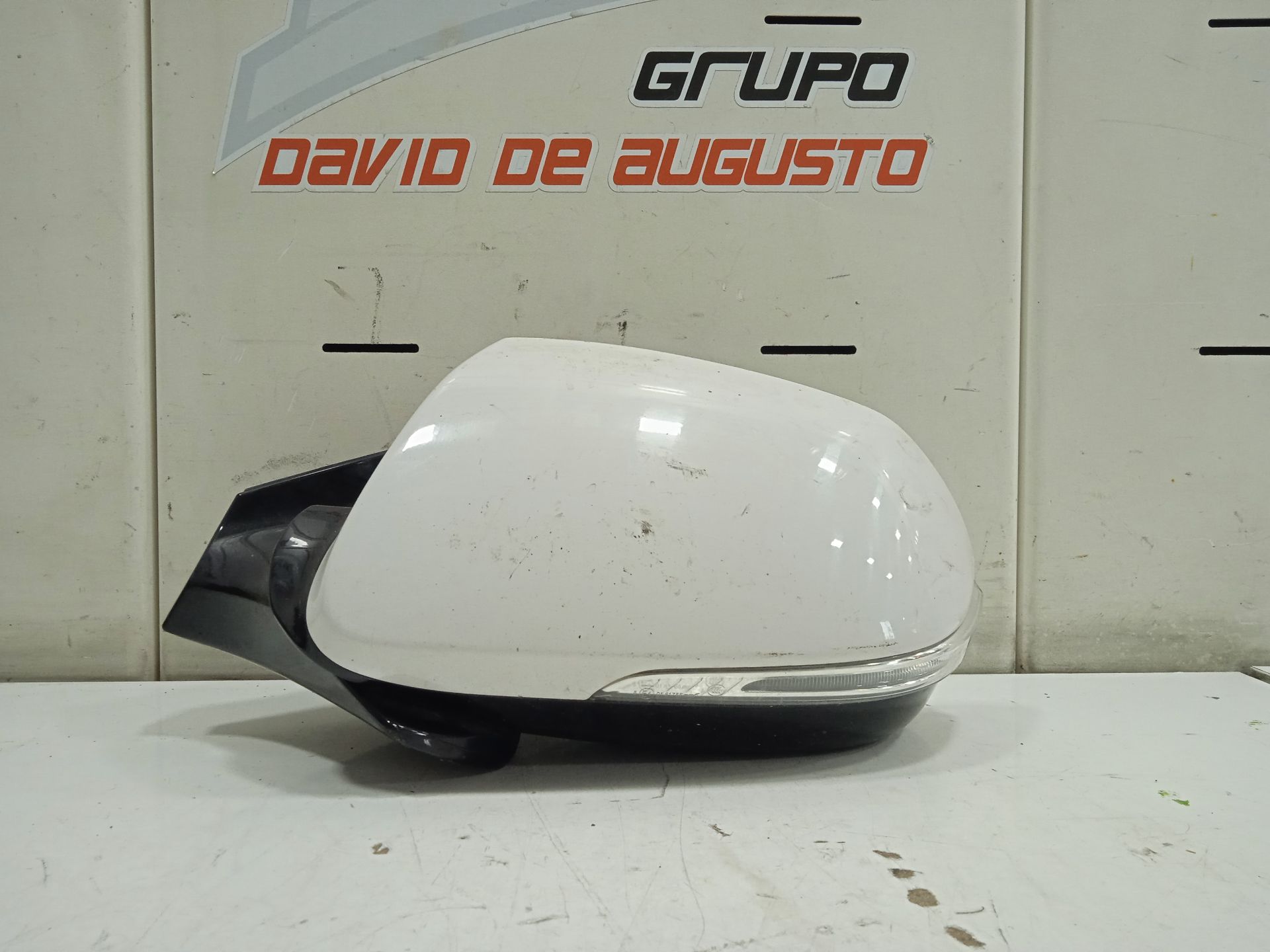 Retrovisor izquierdo   no identificado
