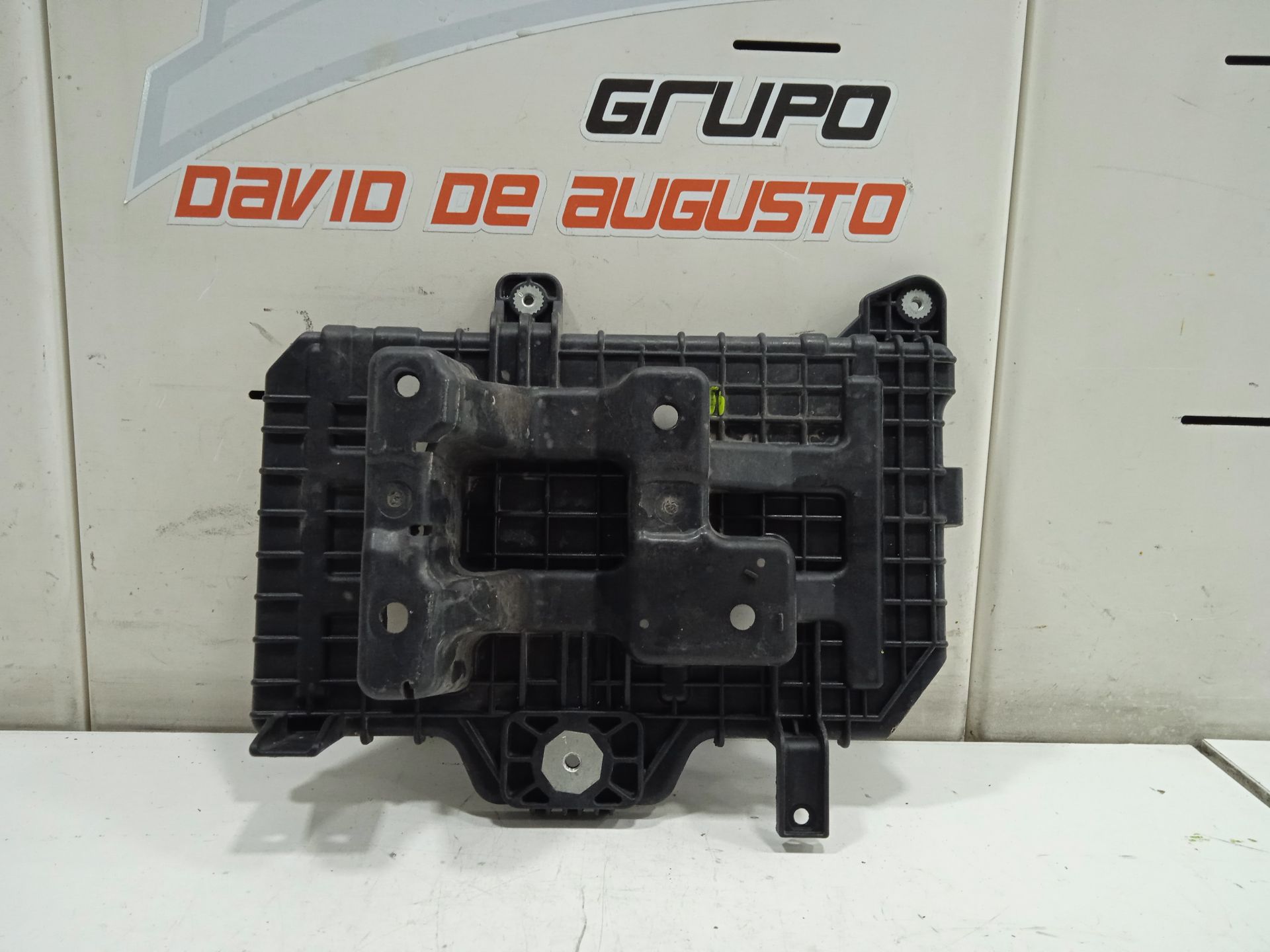 Soporte bateria   no identificado