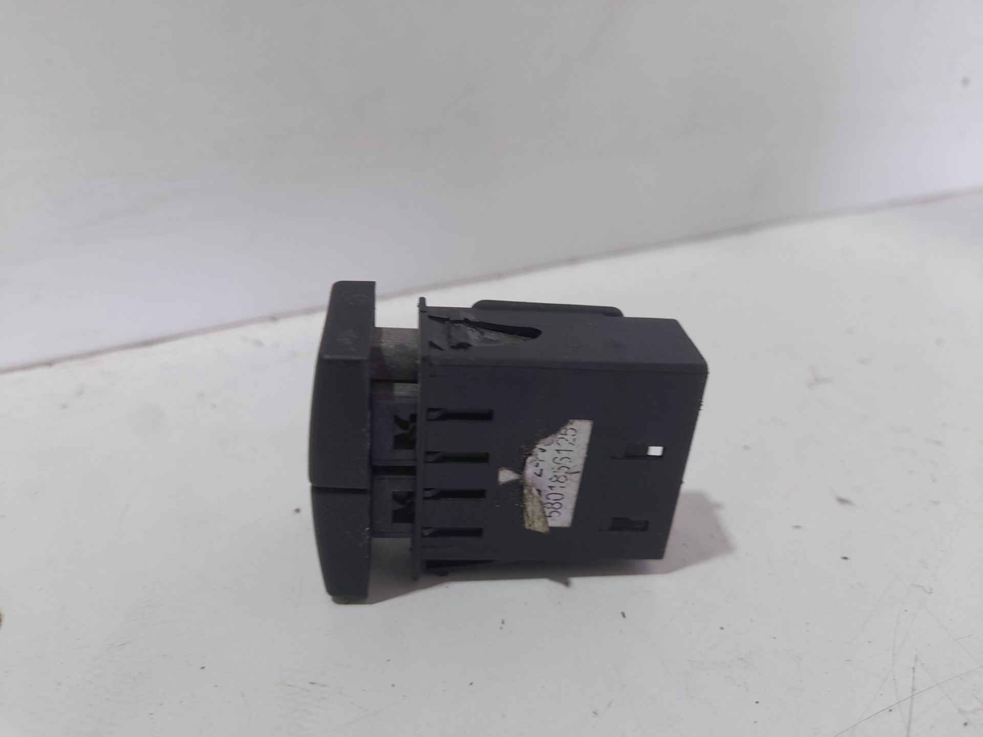 Interruptor iveco  no identificado