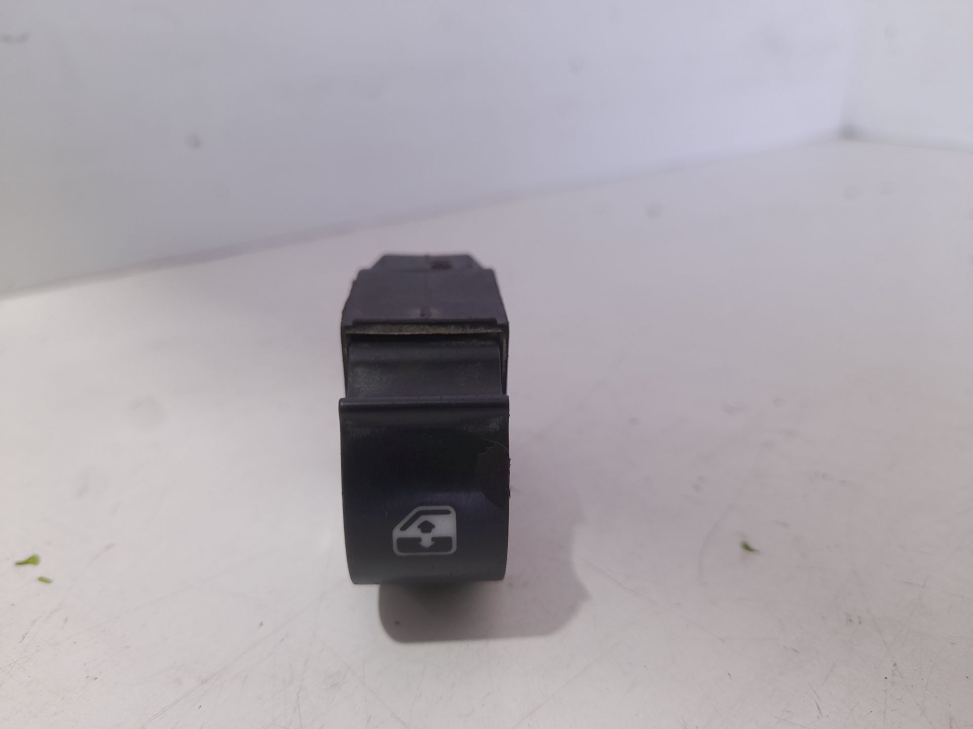 Mando elevalunas delantero izquierdo iveco  no identificado