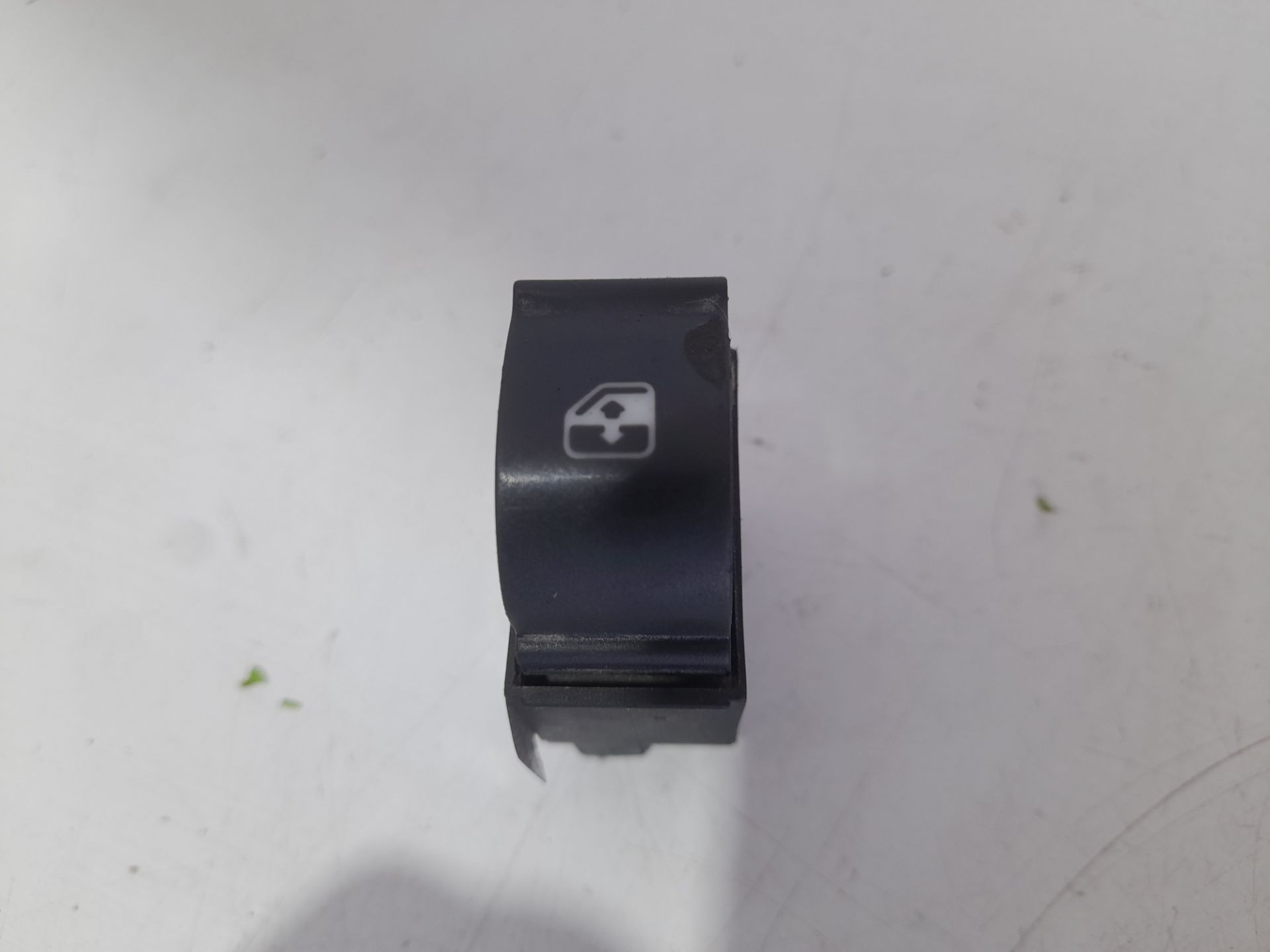 Mando elevalunas delantero izquierdo iveco  no identificado