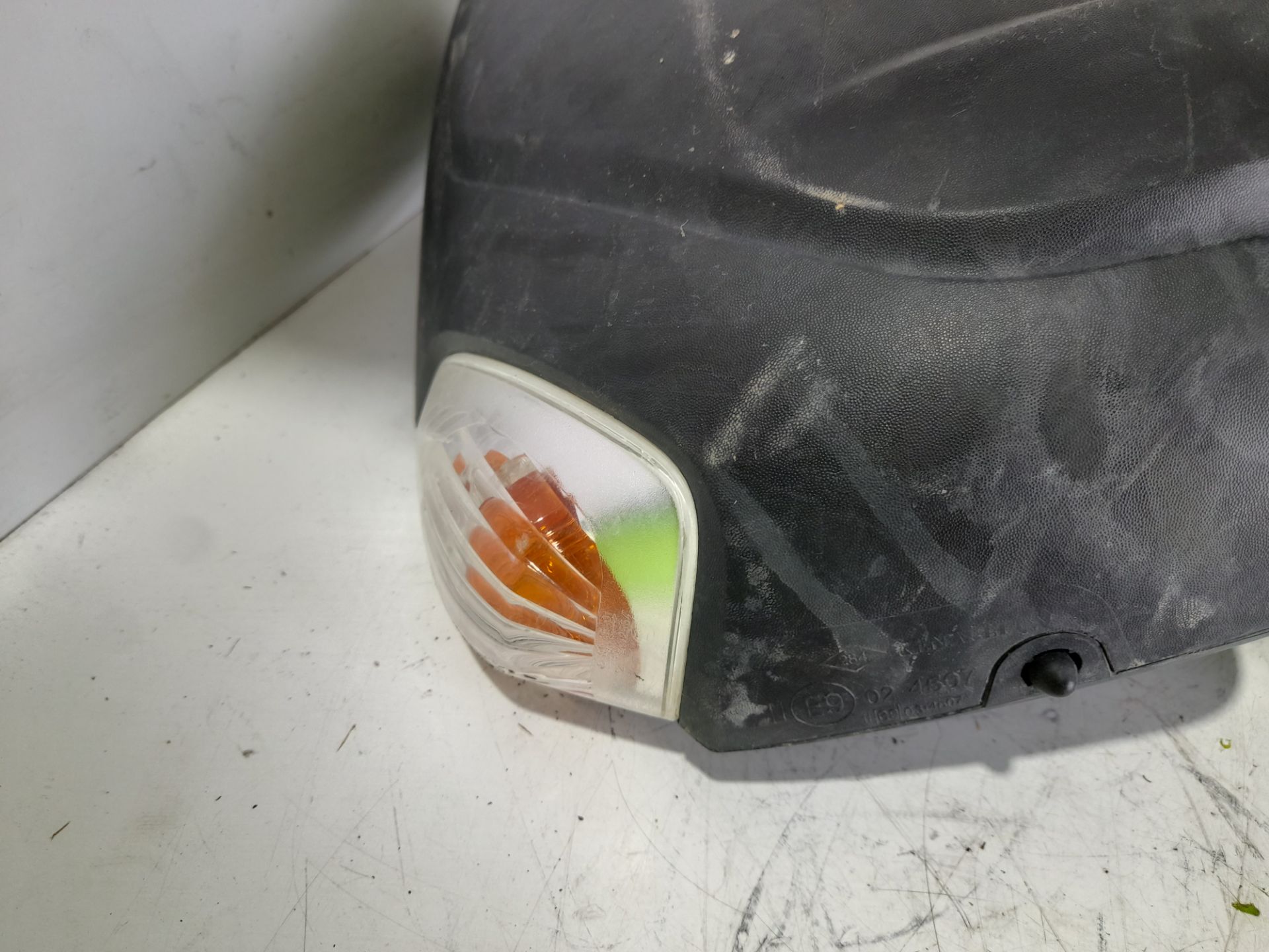Retrovisor derecho renault  no identificado