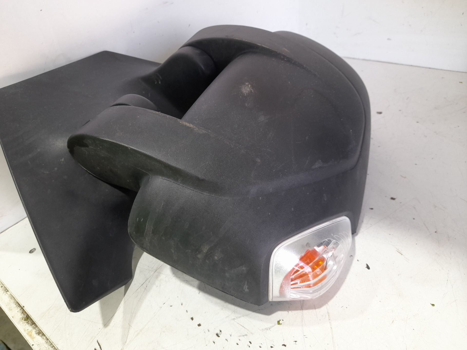 Retrovisor izquierdo renault  no identificado