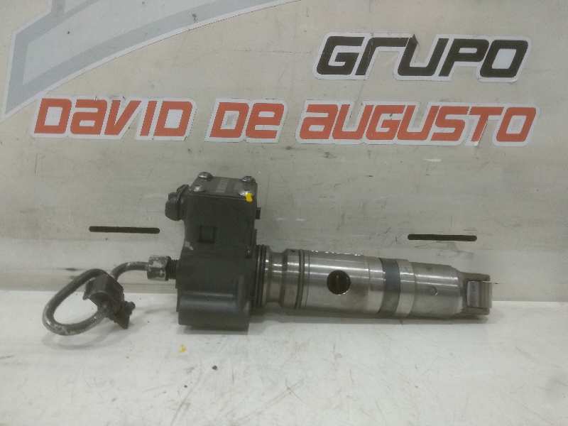 Inyector mercedes-benz axor 2 cr 2-ejes 18 t bm 944 95024 (2004) 1824   4x2      om 906 la   nr